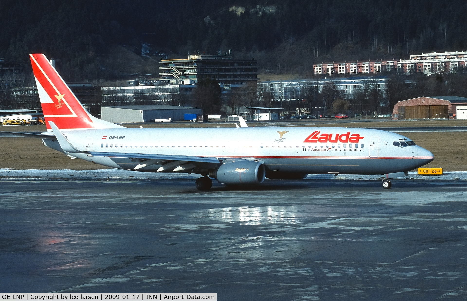 OE-LNP, 2002 Boeing 737-8Z9 C/N 30420, Innsbruck 17.1.2009