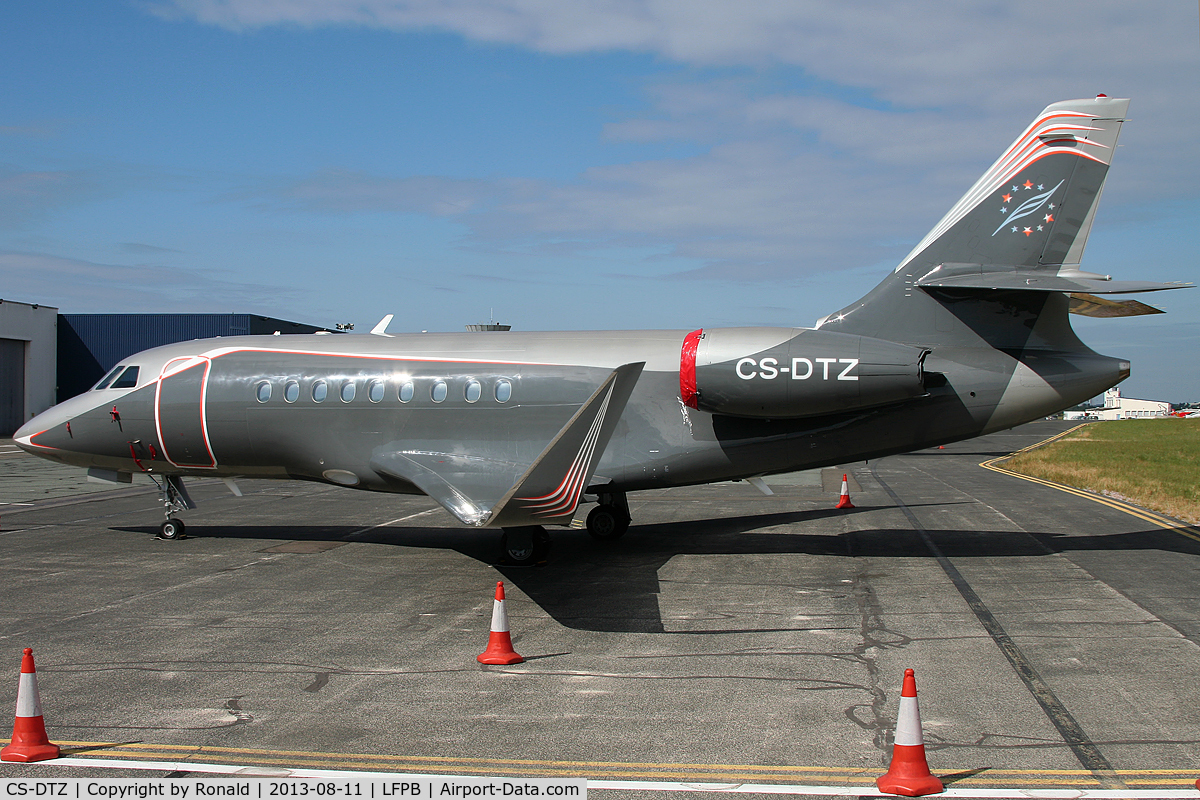 CS-DTZ, Dassault Falcon 2000LX C/N 42, at le bourget
