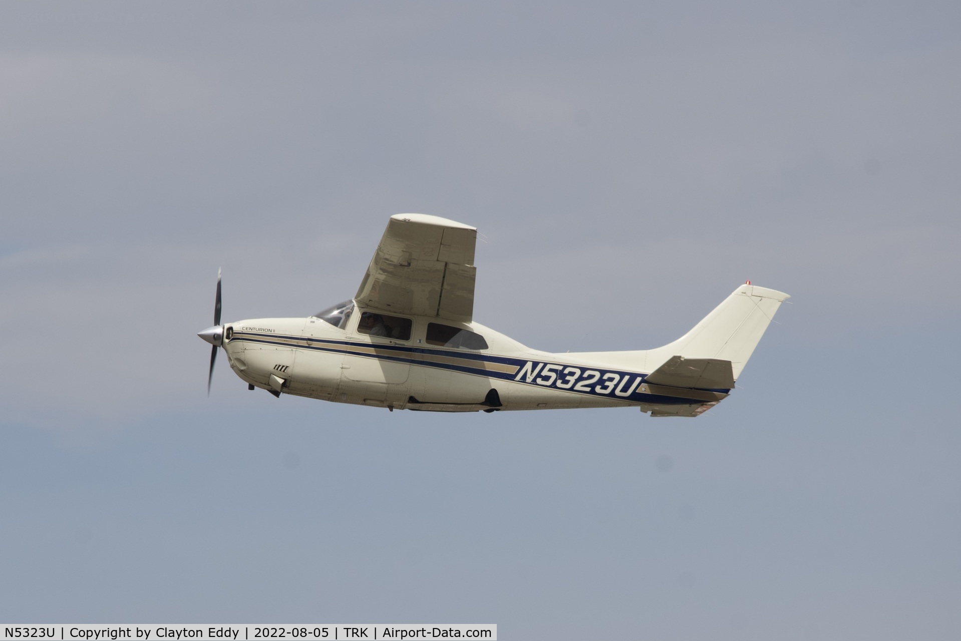 N5323U, 1984 Cessna T210N Turbo Centurion C/N 21064865, Truckee airport in California 2022.