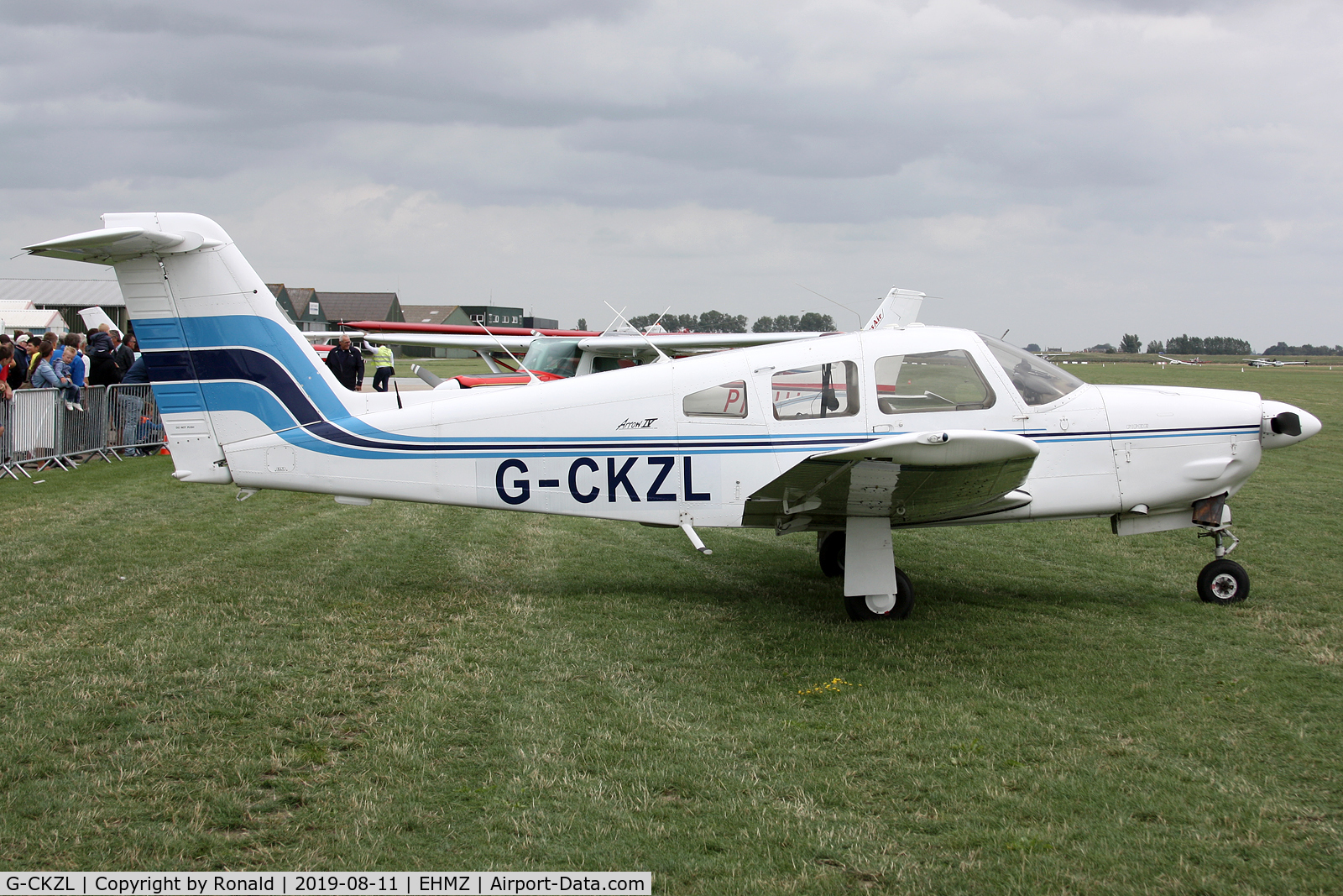 G-CKZL, Piper PA-28RT-201 Arrow IV C/N 28R-7918215, at ehmz