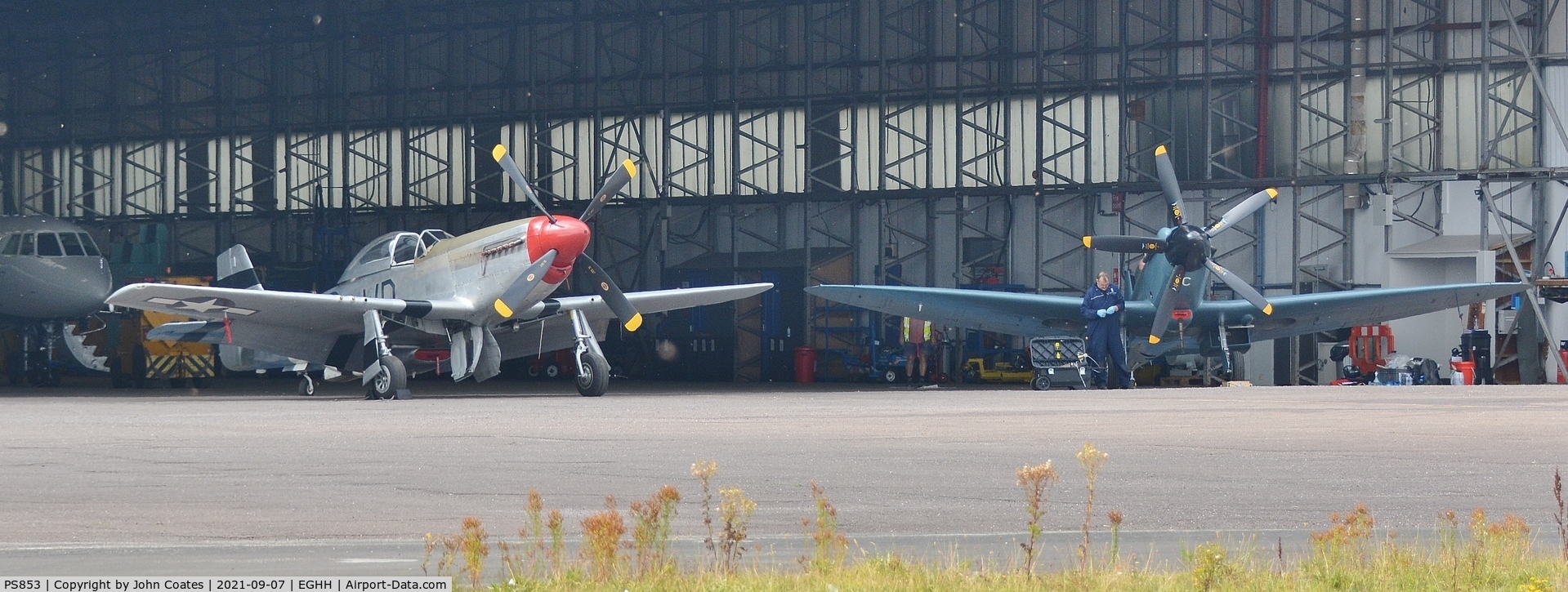 PS853, 1945 Supermarine 389 Spitfire PR.XIX C/N 6S/594677, Overnight parking at Thurston Avn with P-51 G-SHWN
