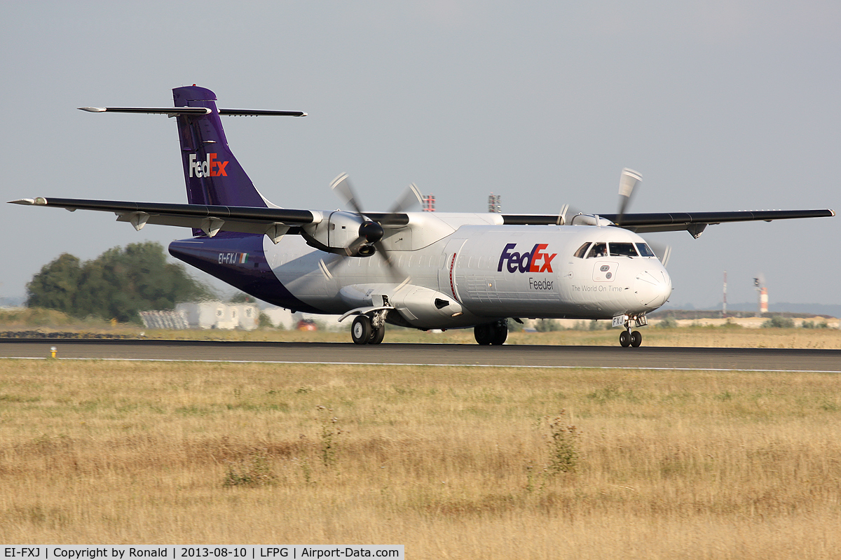 EI-FXJ, 1992 ATR 72-202 C/N 292, at cdg