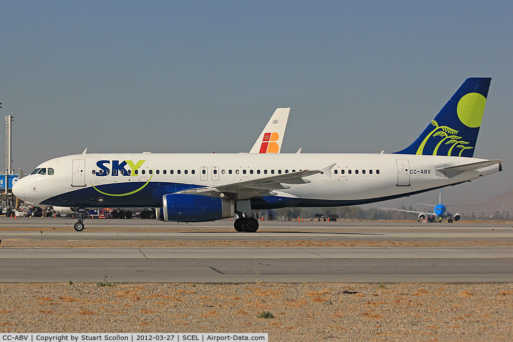 CC-ABV, 2001 Airbus A320-233 C/N 1400, SKY Airlines