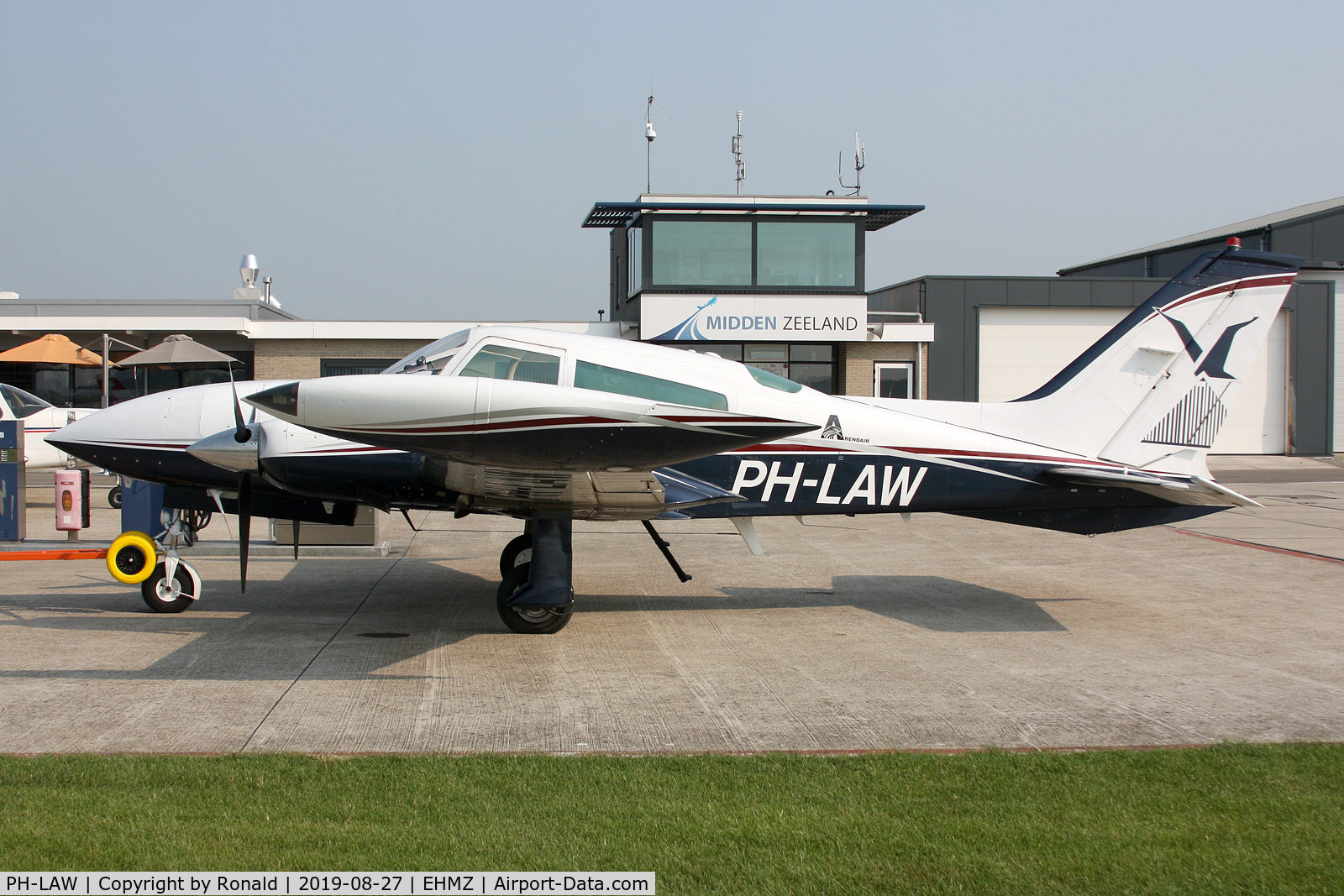 PH-LAW, Cessna T310R C/N 310R0096, at ehmz