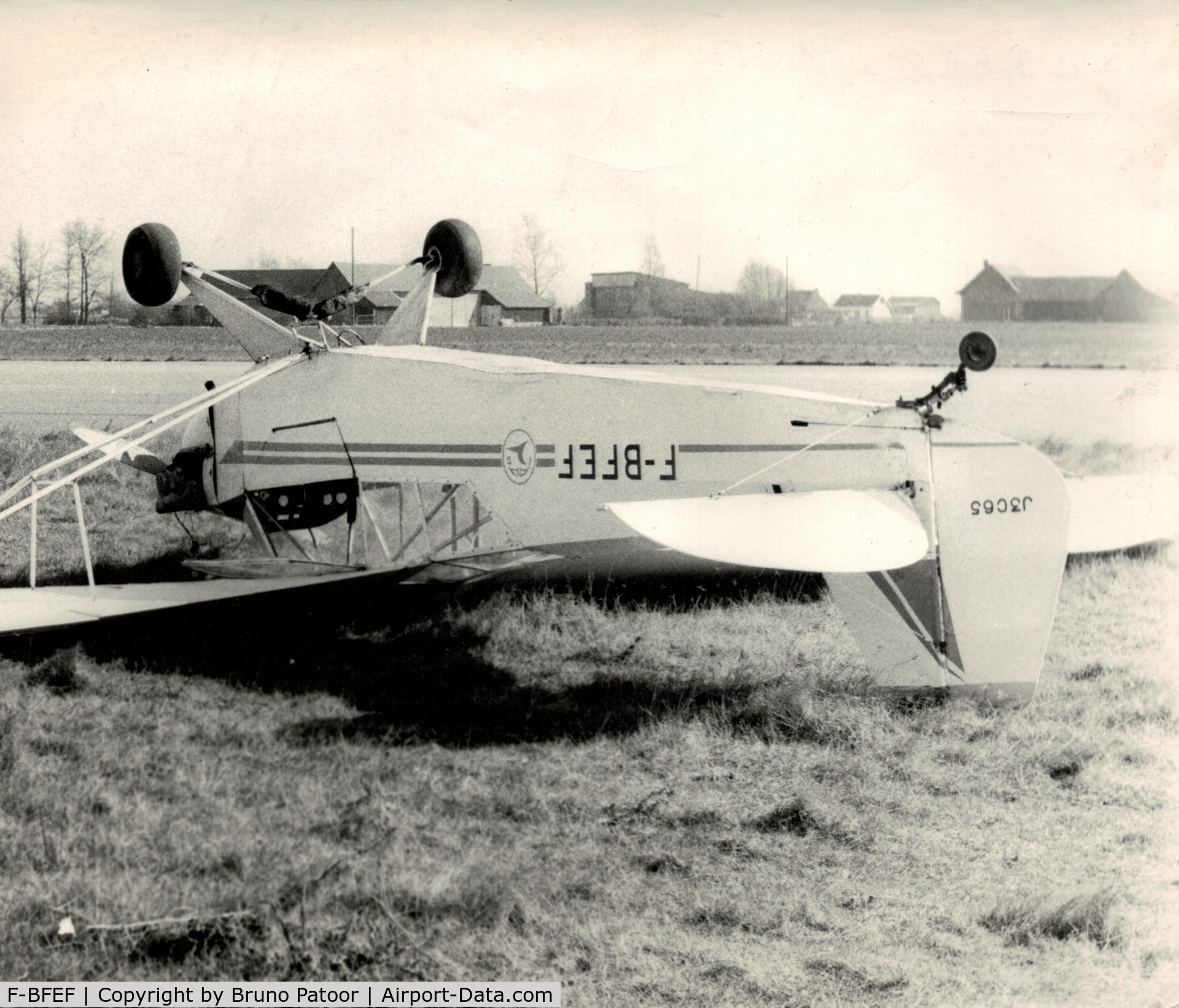 F-BFEF, Piper J3C-65 Cub Cub C/N 13288, During the year 1972 at Merville airport. I learned to be a pilot with this plane