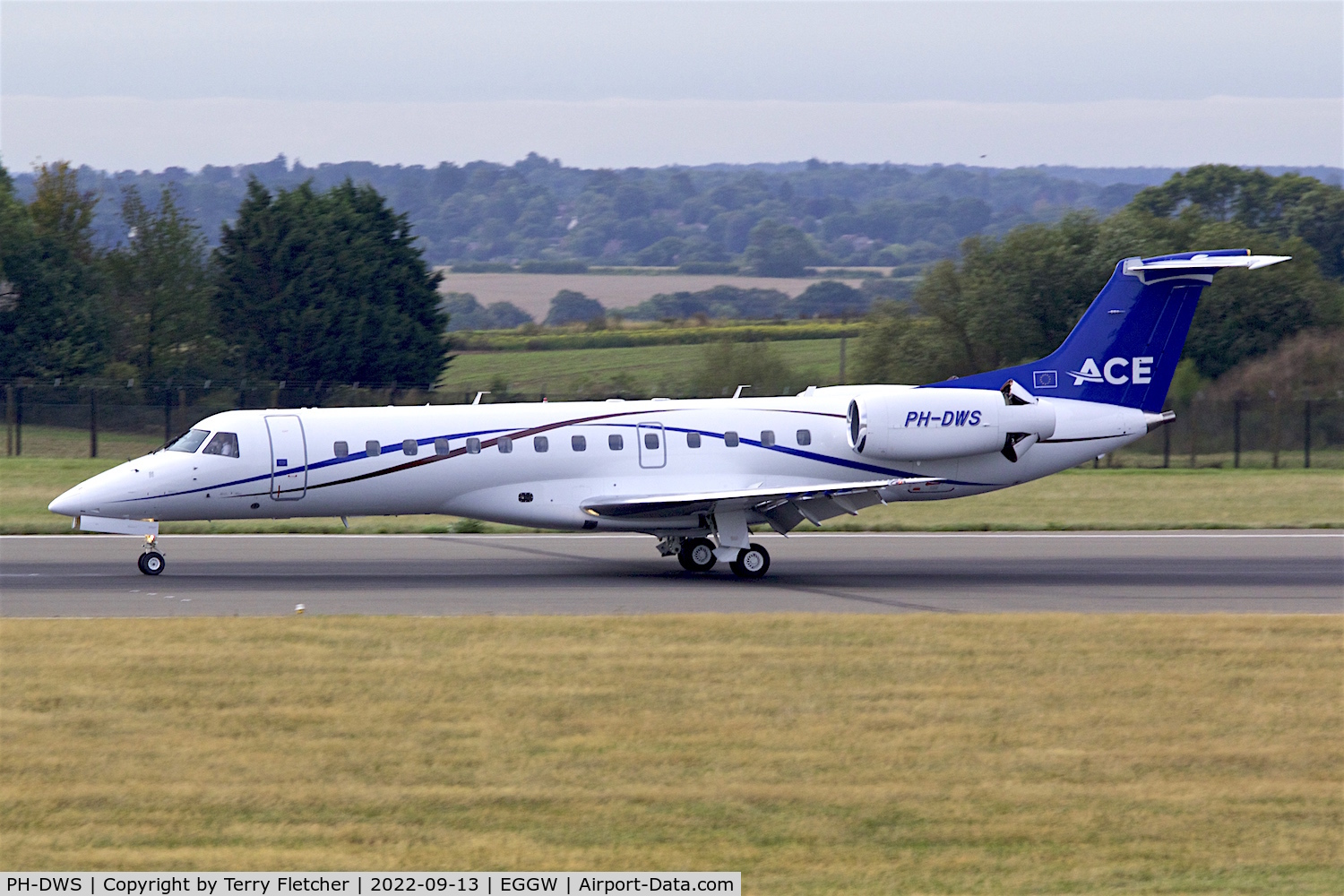 PH-DWS, 2000 Embraer ERJ-135LR (EMB-135LR) C/N 145343, At Luton