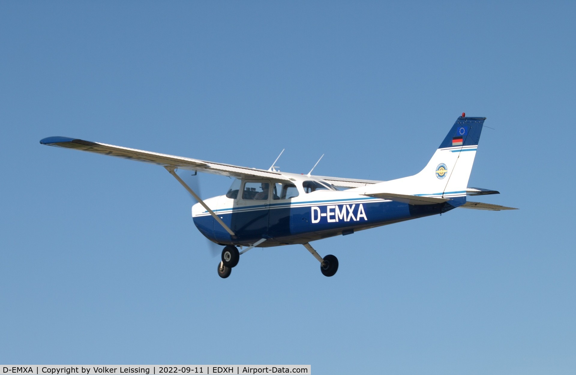 D-EMXA, 1973 Reims-Cessna F172 Skyhawk C/N F17201018, take off