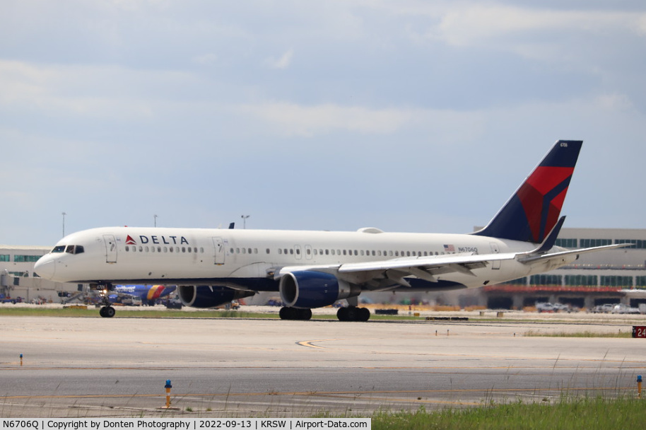 N6706Q, 2000 Boeing 757-232 C/N 30422, Delta Flight 479 arrives on Runway 6 at Southwest Florida International Airport following flight from Hartsfield-Jackson Atlanta International Airport