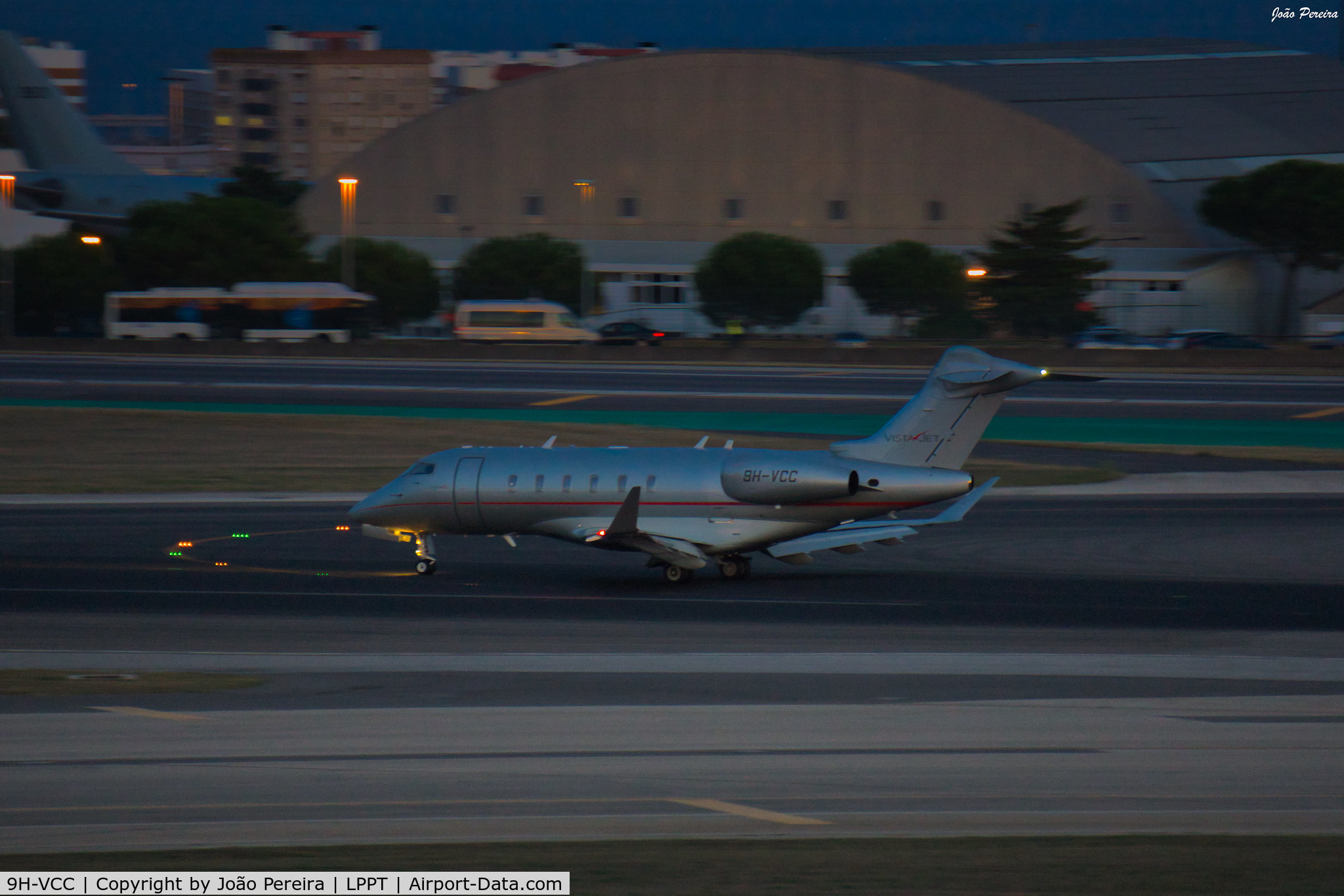 9H-VCC, 2015 Bombardier Challenger 350 (BD-100-1A10) C/N 20535, Bombardier Challenger 350 at LPPT