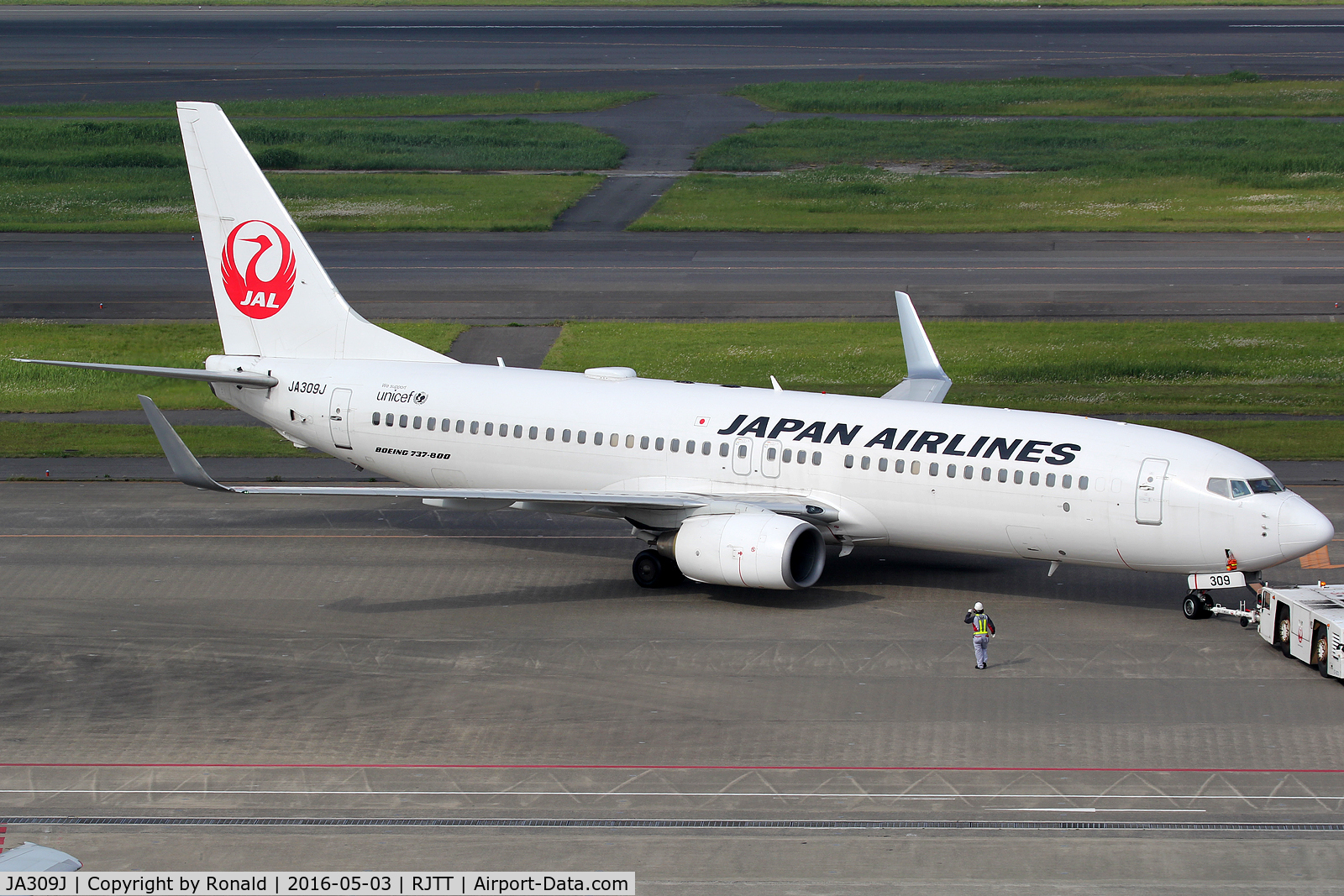 JA309J, 2008 Boeing 737-846 C/N 35338, at hnd