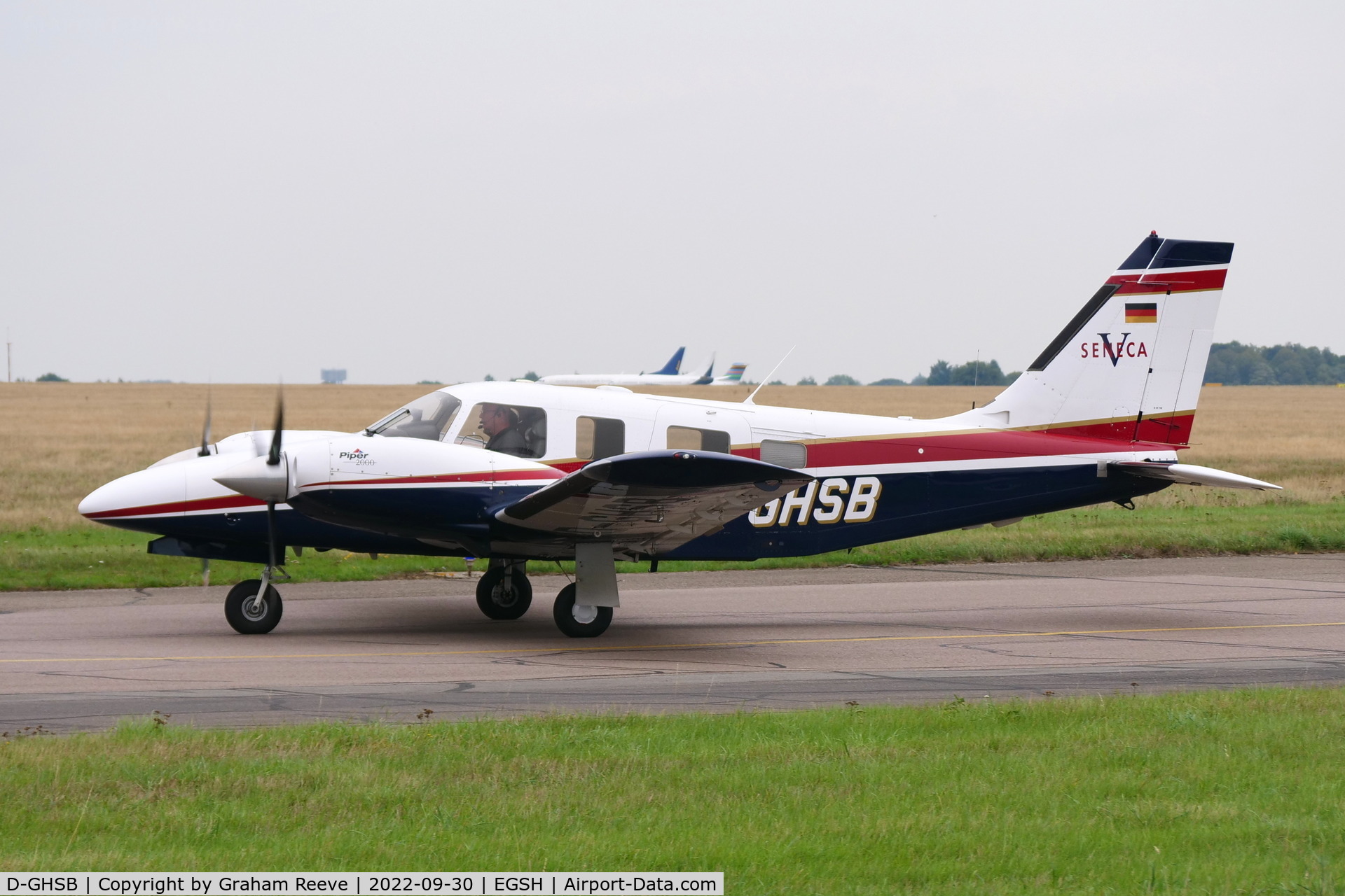 D-GHSB, Piper PA-34-220T Seneca V C/N 3449182, Just landed at Norwich.