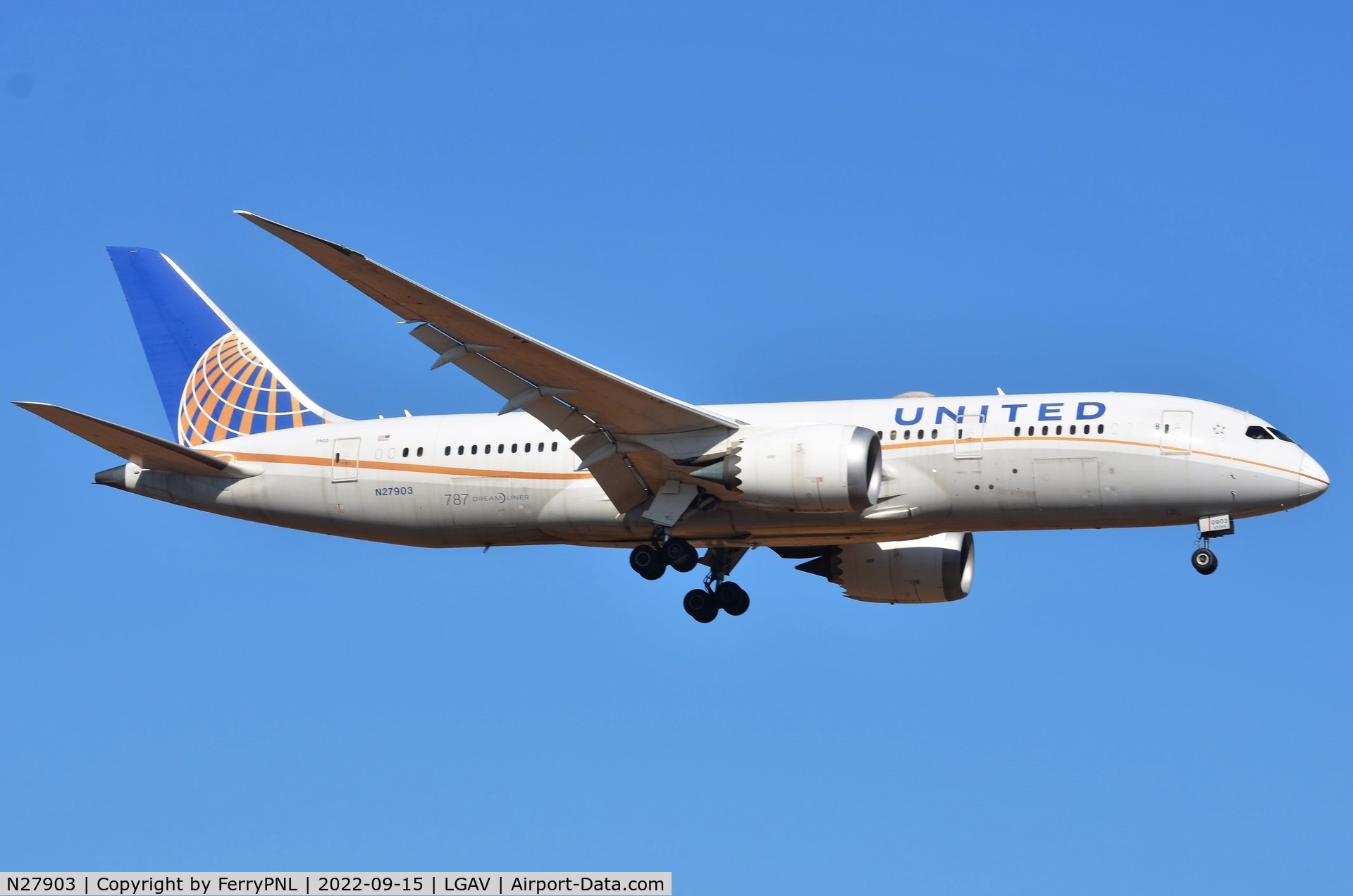 N27903, 2012 Boeing 787-8 Dreamliner C/N 34823, Arrival of United B788