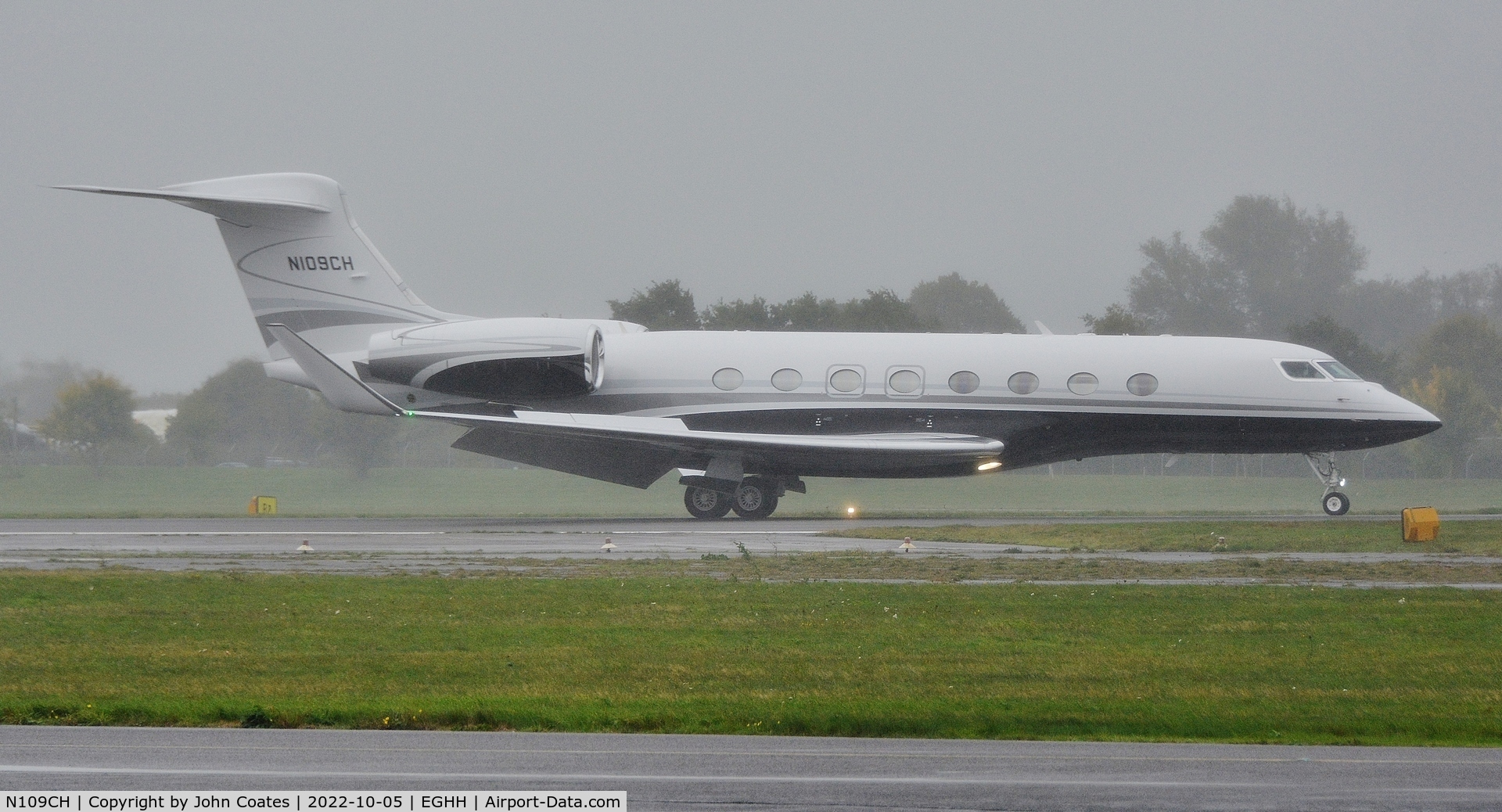 N109CH, Gulfstream G650 ER C/N 6462, Arriving form Las Vegas in bad weather