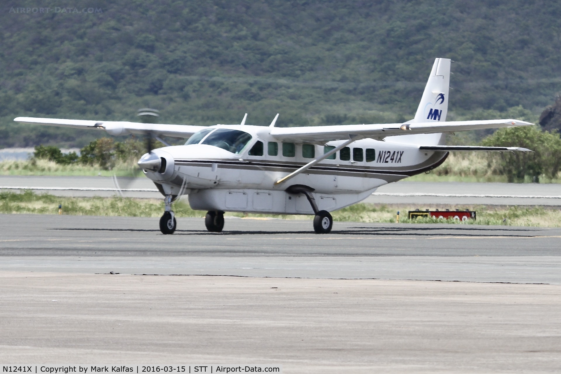 N1241X, 1998 Cessna 208B C/N 208B0657, MN Aviation, taxiing at STT for departure to SJU.