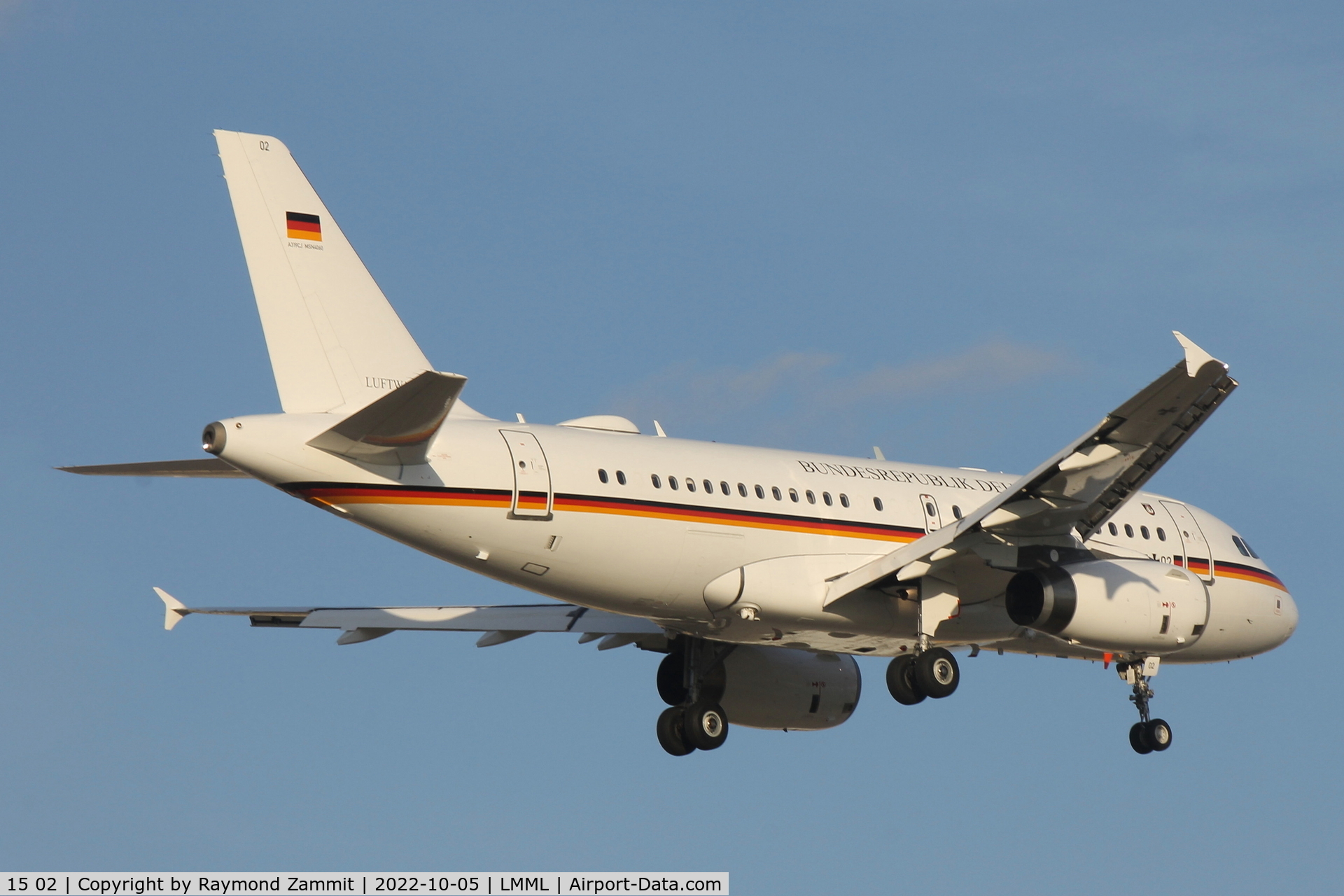 15 02, 2009 Airbus A319-115X C/N 4060, A319CJ 15+02 German Air Force