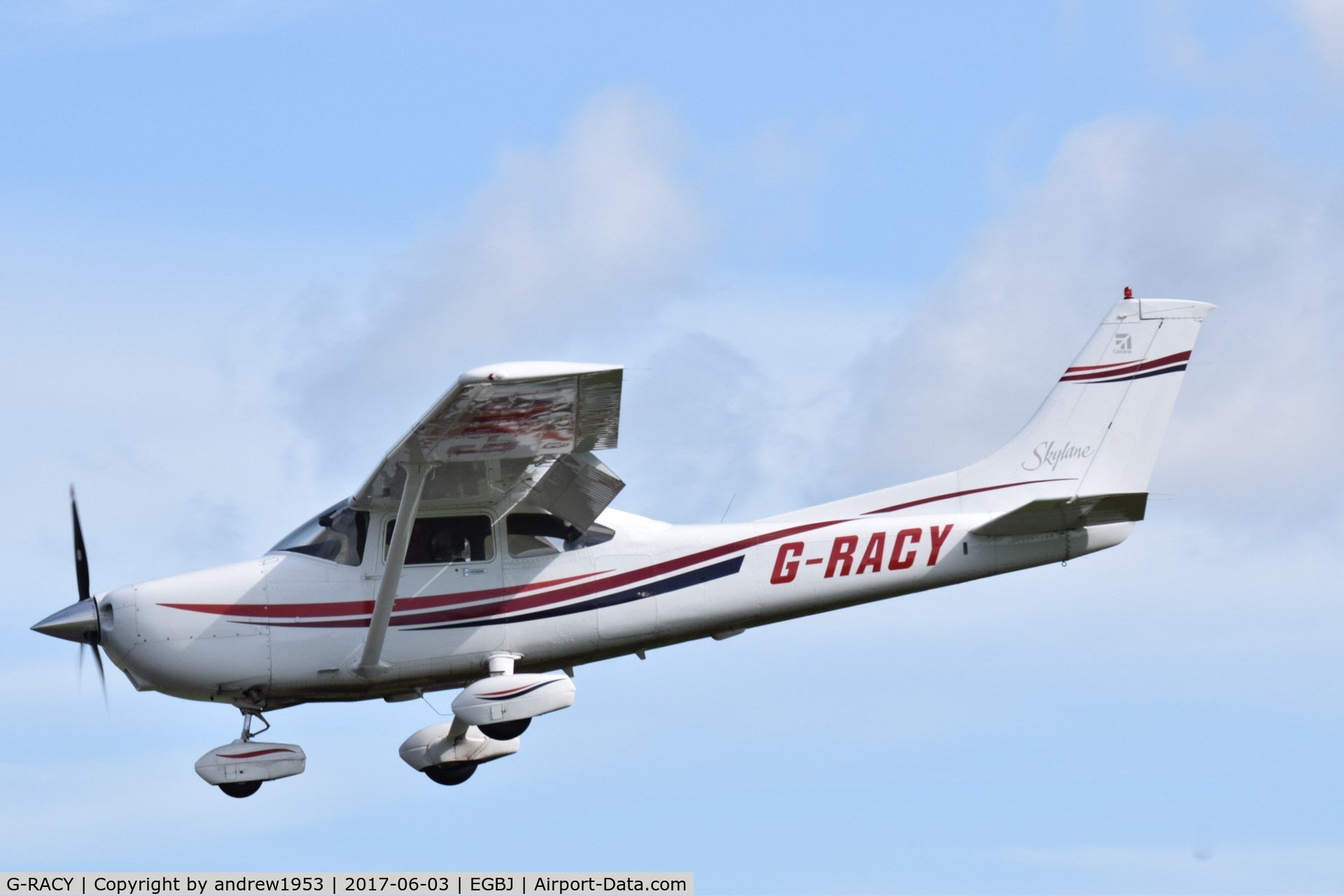 G-RACY, 1999 Cessna 182S Skylane C/N 18280588, G-RACY at Gloucestershire Airport.