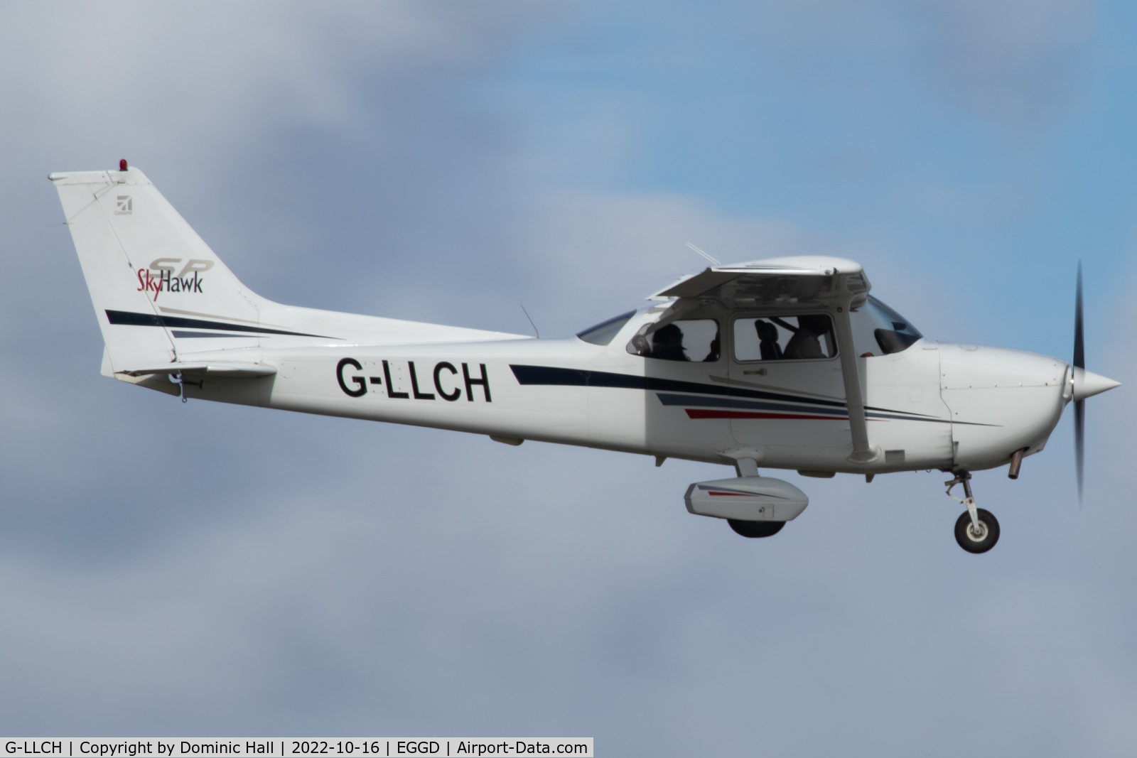 G-LLCH, 2001 Cessna 172S Skyhawk SP C/N 172S8822, BRS 16/10/22
