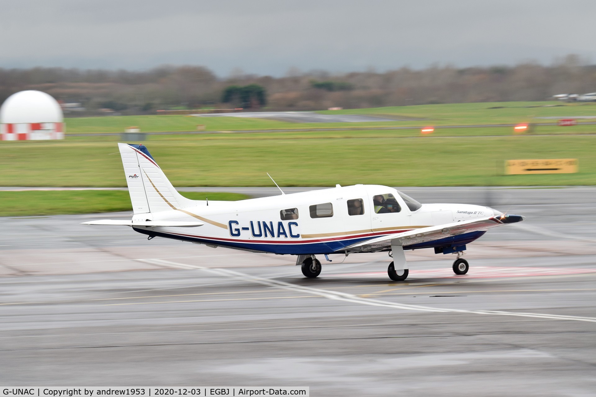 G-UNAC, 2006 Piper PA-32R-301T II TC Turbo Saratoga C/N 3257422, G-UNAC at Gloucestershire Airport.