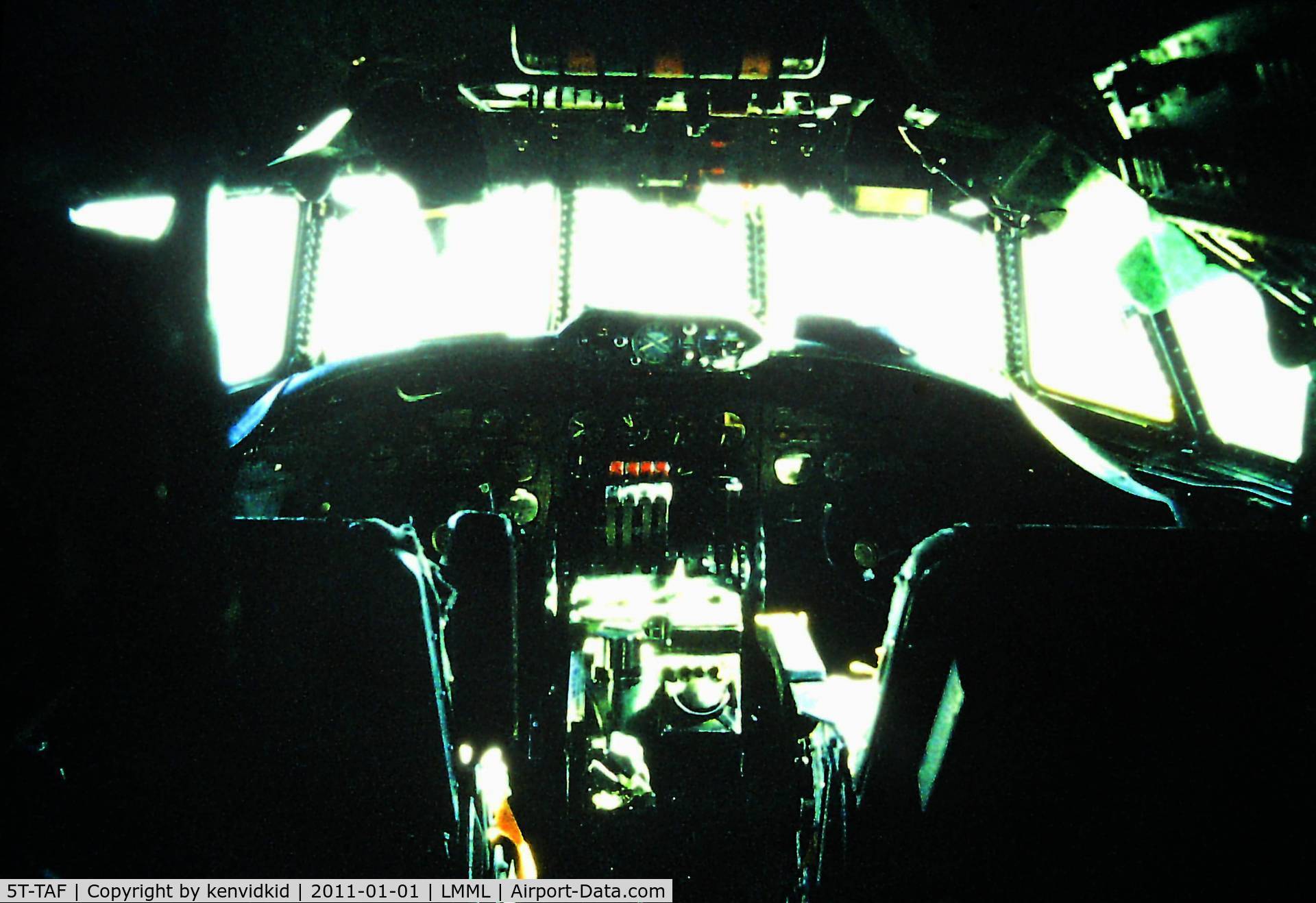 5T-TAF, Lockheed L-1049G Super Constellation C/N 4618, Cockpit.