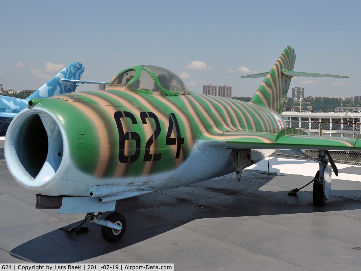 624, Mikoyan-Gurevich MiG-15 C/N Not found 1032, Aircraft Carrier Intrepid, New York