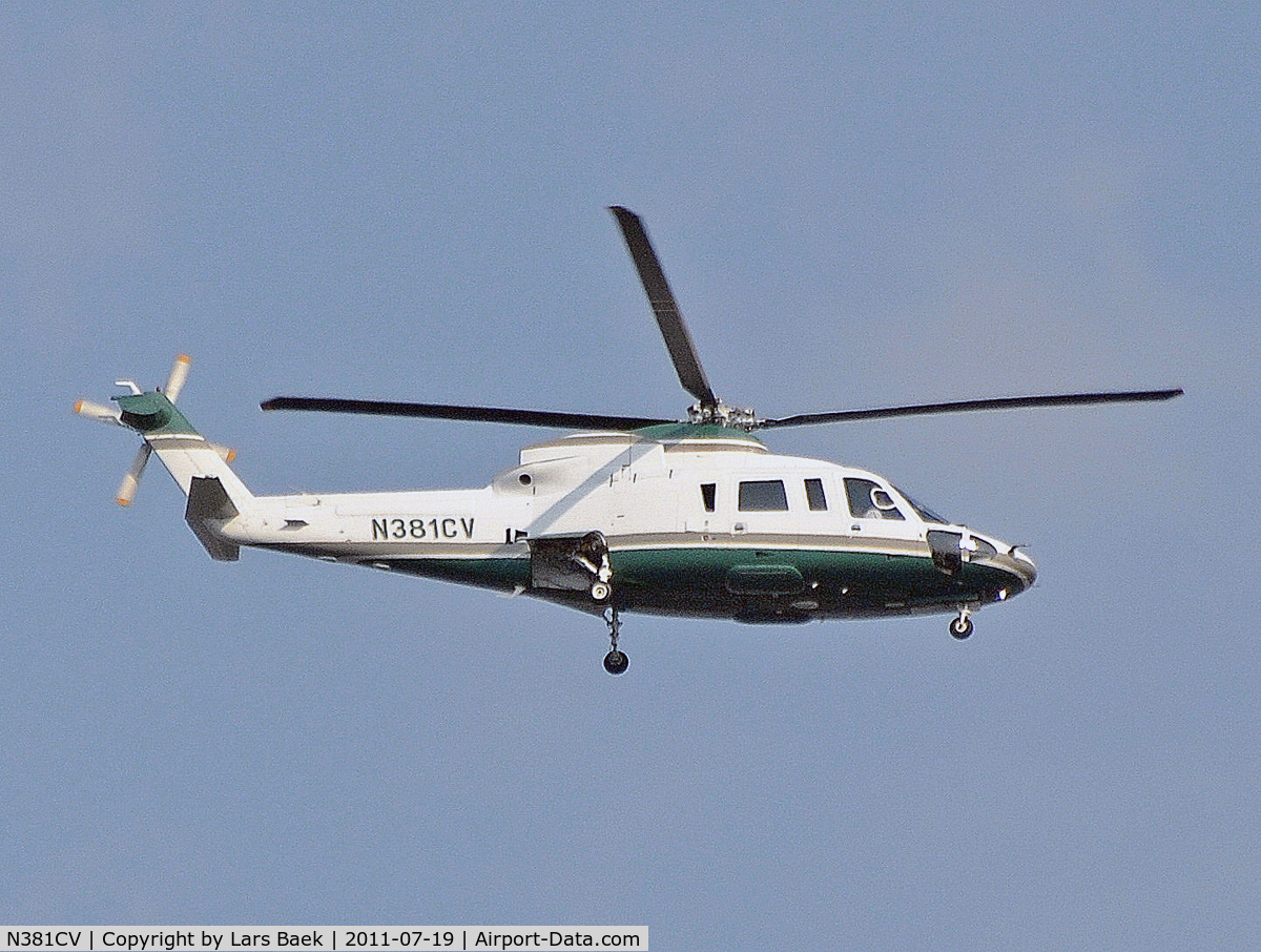 N381CV, 1996 Sikorsky S-76C C/N 760453, Over Manhattan New York