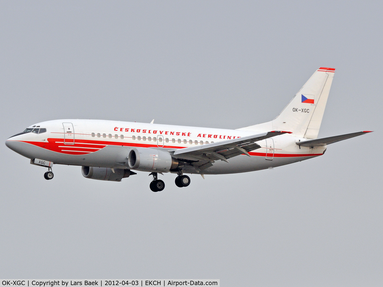 OK-XGC, 1992 Boeing 737-55S C/N 26541, RWY22L