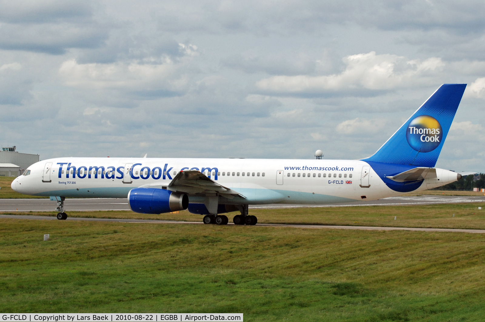 G-FCLD, 1997 Boeing 757-25F C/N 28718, Taxing