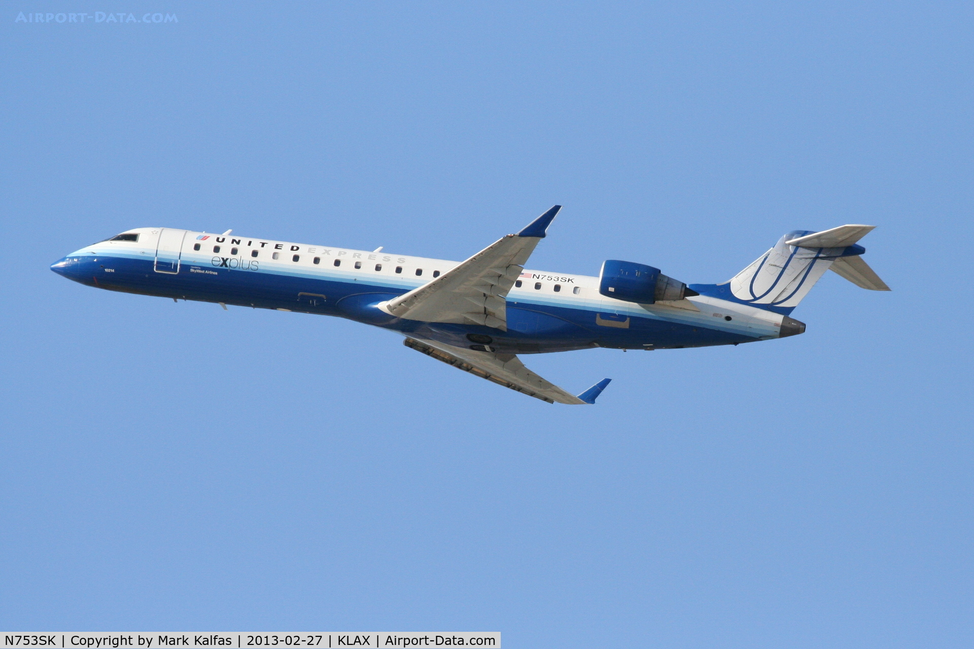 N753SK, 2005 Bombardier CRJ-701ER (CL-600-2C10) Regional Jet C/N 10214, SkyWest/United CRJ7, N753SK departing 25R KLAX