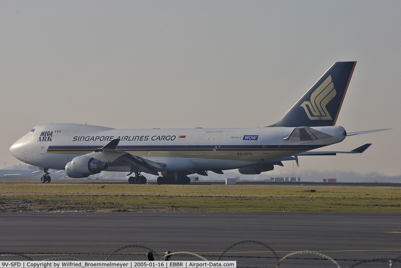 9V-SFD, 1995 Boeing 747-412F/SCD C/N 26553, Take-off from runway 20.