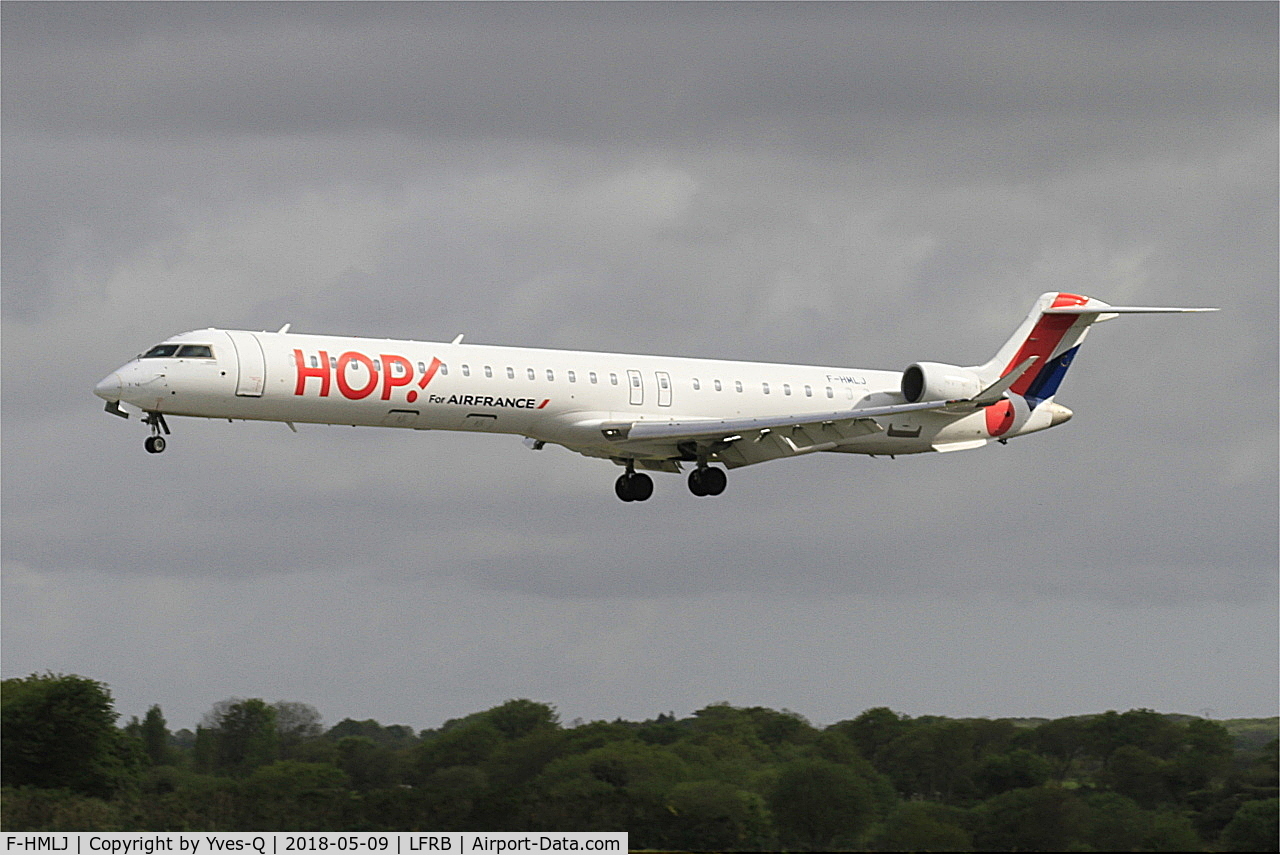 F-HMLJ, 2011 Bombardier CRJ-1000EL NG (CL-600-2E25) C/N 19015, Canadair Regional Jet CRJ-1000, On final rwy 25L, Brest-Bretagne Airport (LFRB-BES)