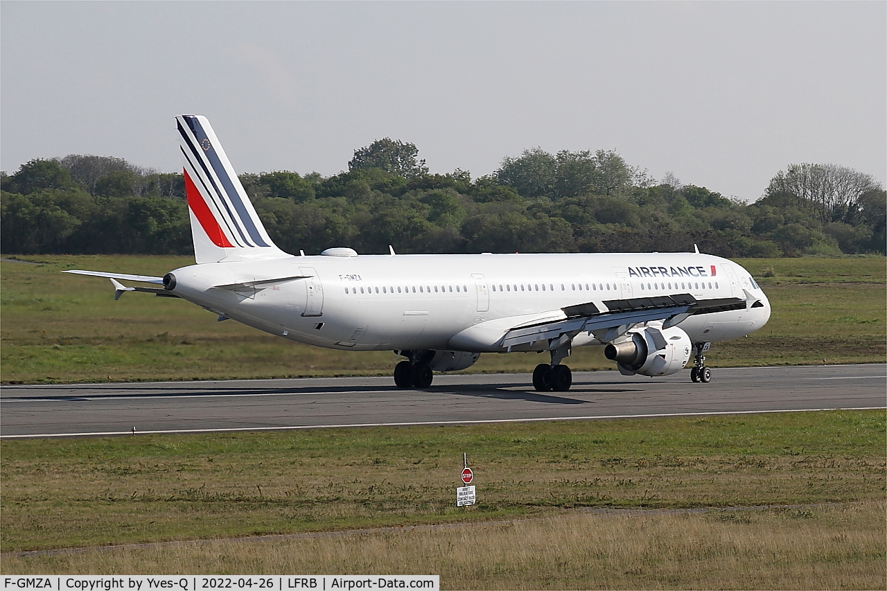 F-GMZA, 1994 Airbus A321-111 C/N 498, Airbus A321-111, Reverse thrust landing rwy 07R, Brest-Bretagne airport (LFRB-BES)