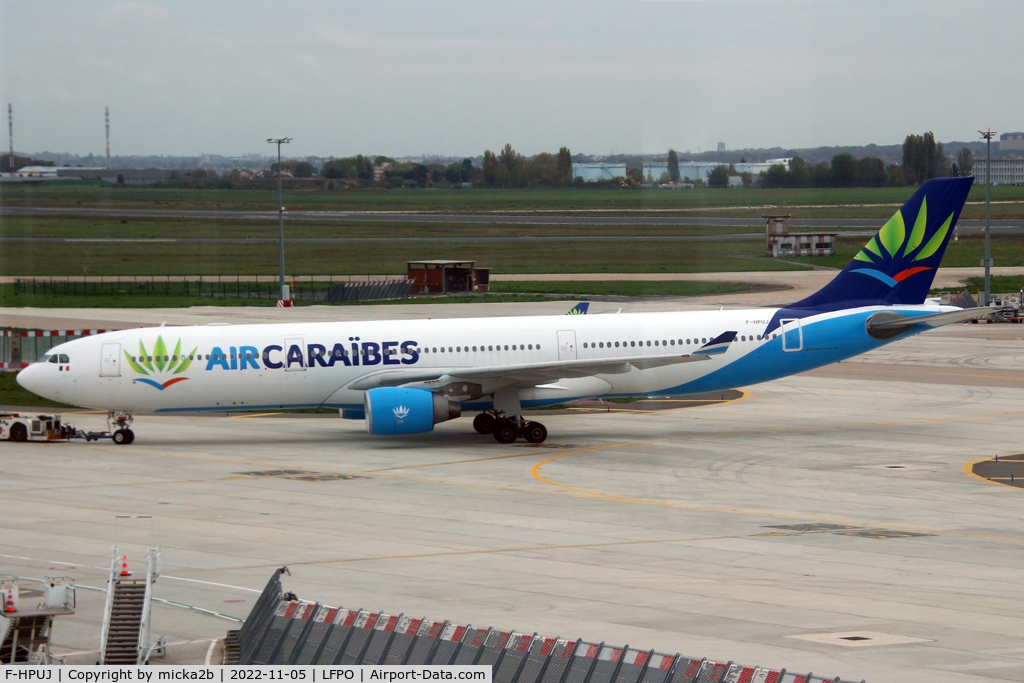 F-HPUJ, 2016 Airbus A330-232 C/N 1727, Taxiing