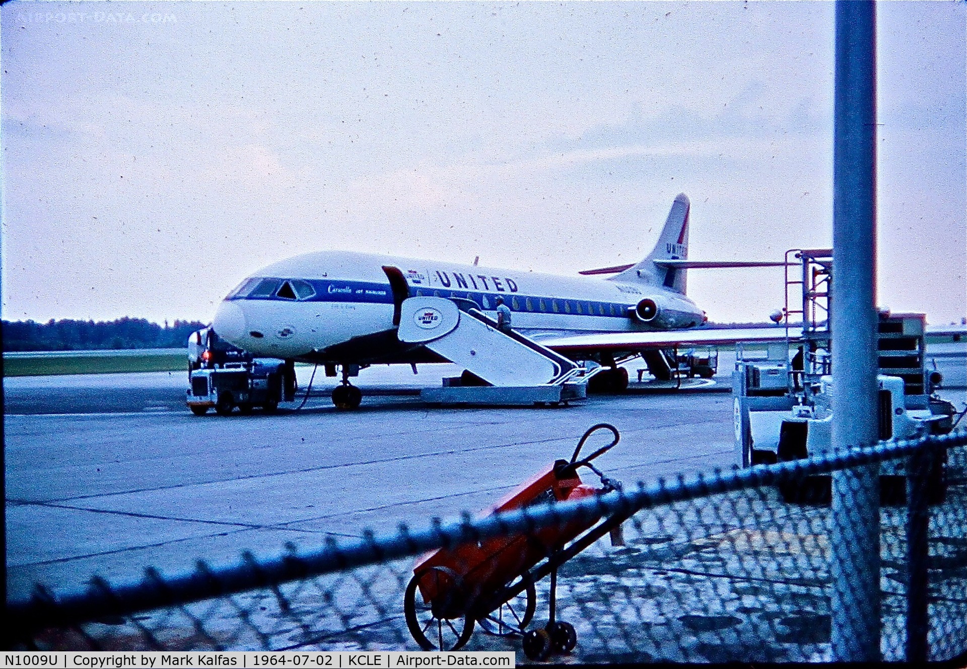 N1009U, 1961 Sud Aviation SE-210 Caravelle VI-R C/N 94, United Airlines SE-210 Caravelle VI-R, N1009U on the ramp at CLE