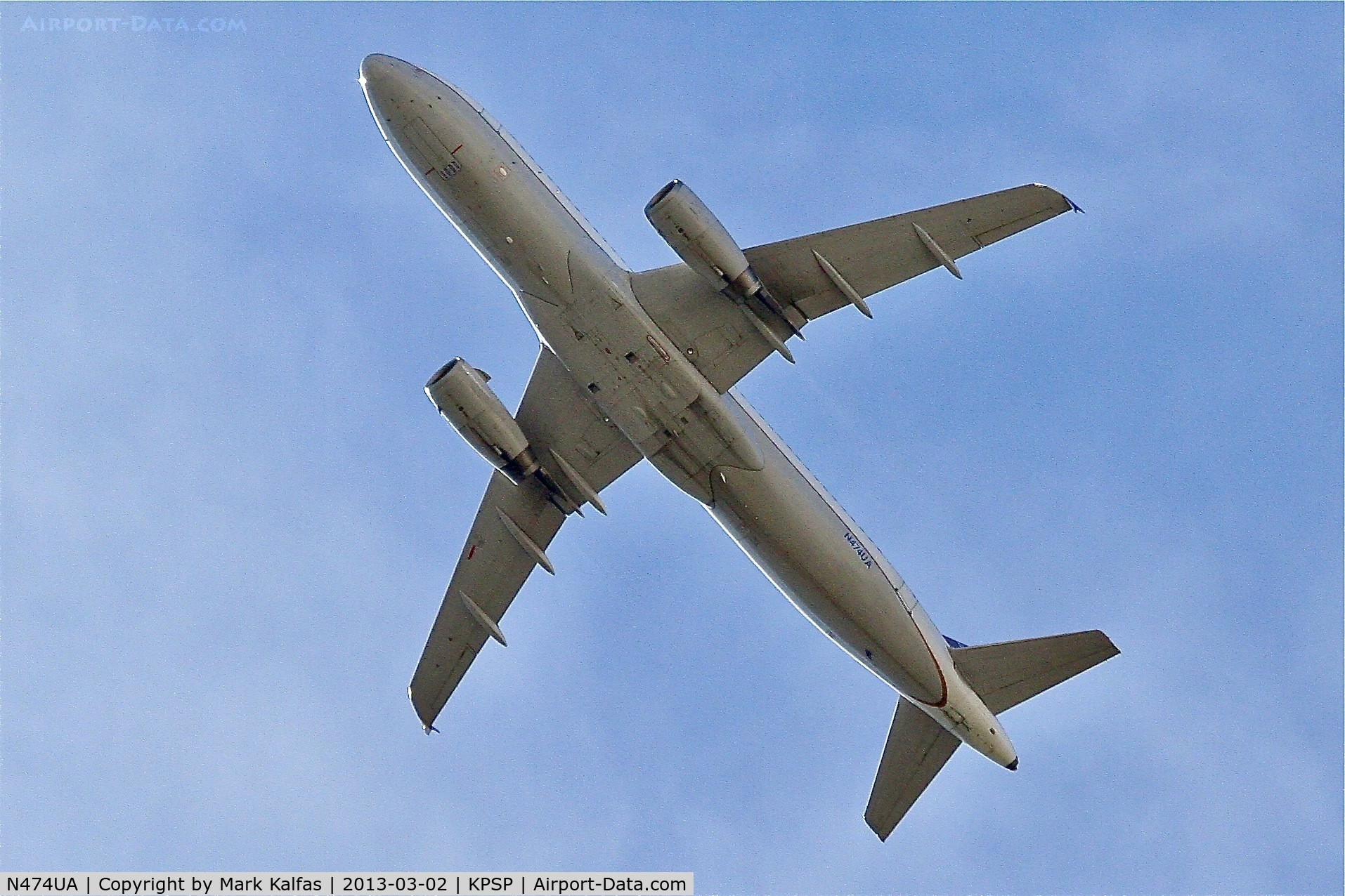 N474UA, 2001 Airbus A320-232 C/N 1475, United Airbus A320-232, N474UA on approach to 31L PSP