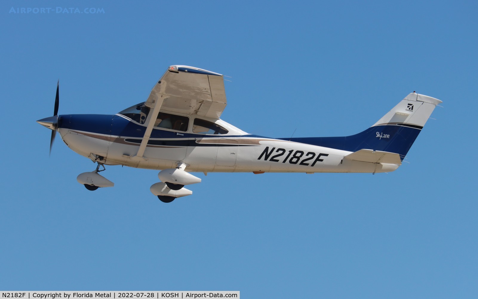 N2182F, 2004 Cessna 182T Skylane C/N 18281340, OSH 2022