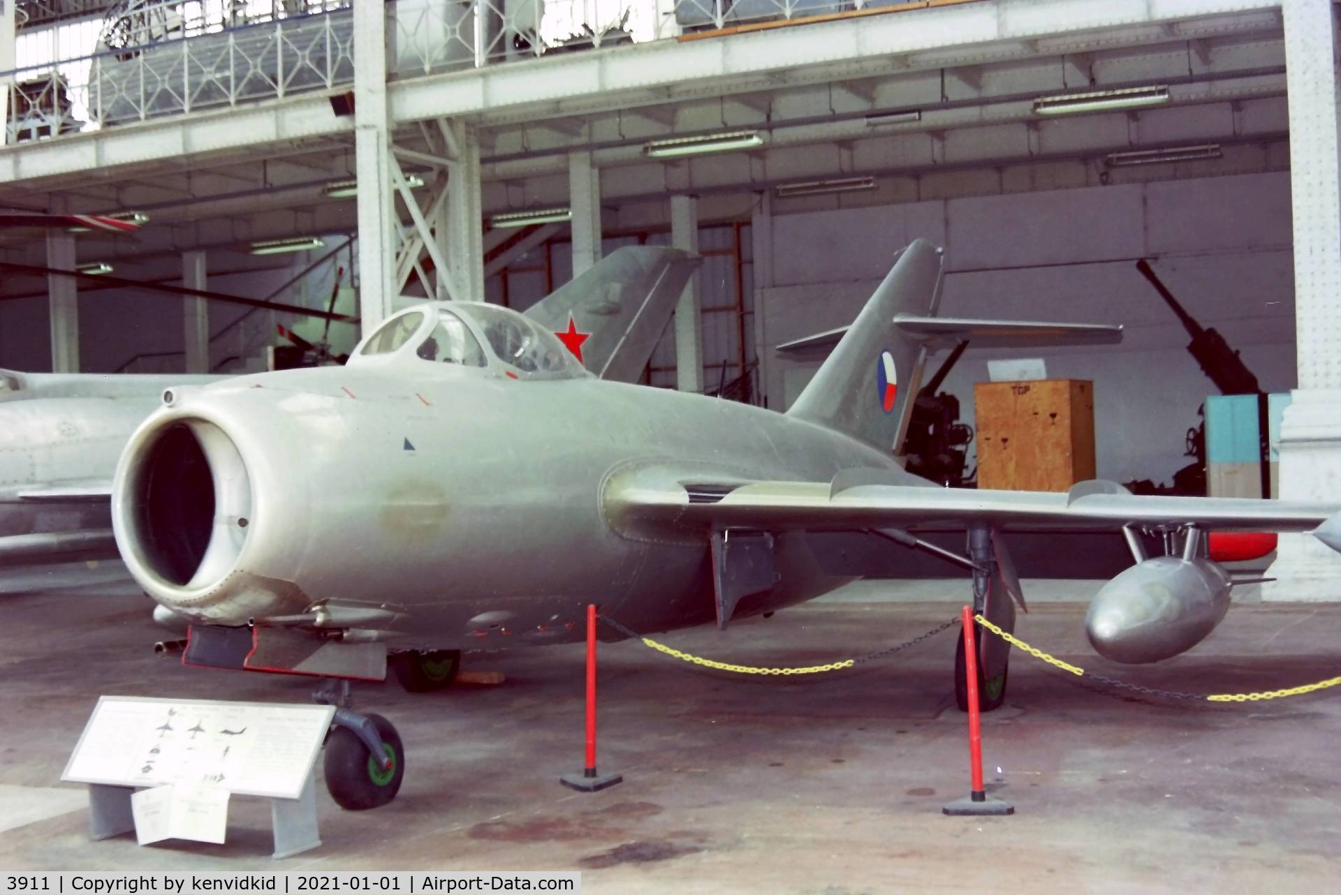 3911, Mikoyan-Gurevich MiG-15bis C/N 623911, At the Brussels Aviation Museum in 2000.
