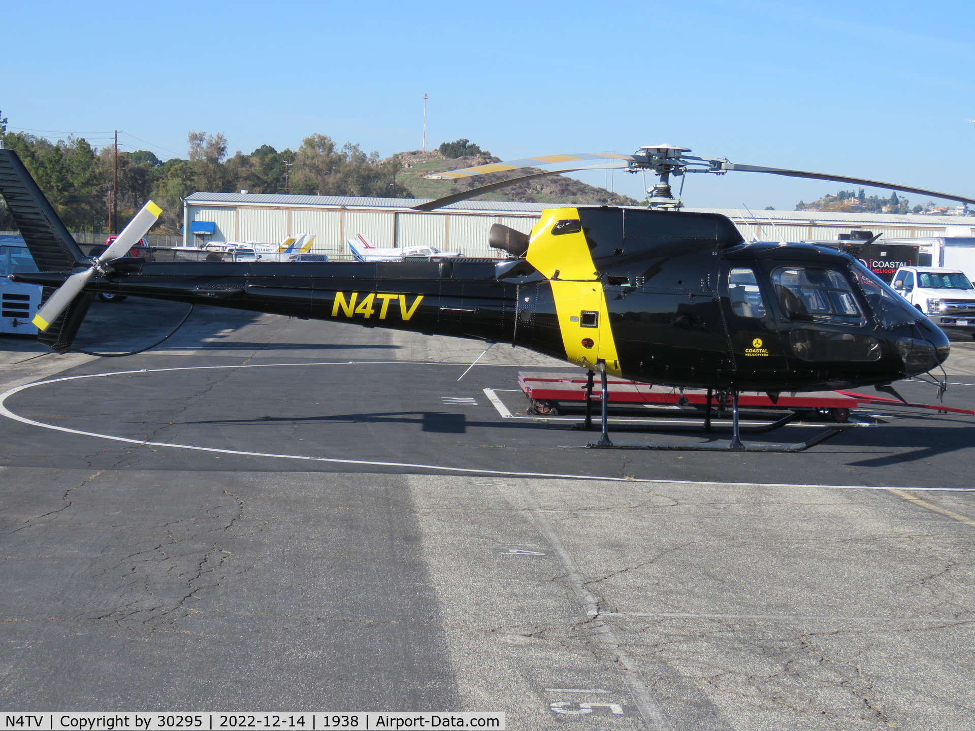 N4TV, 1996 Eurocopter AS-350B-2 Ecureuil Ecureuil C/N 2936, Parked