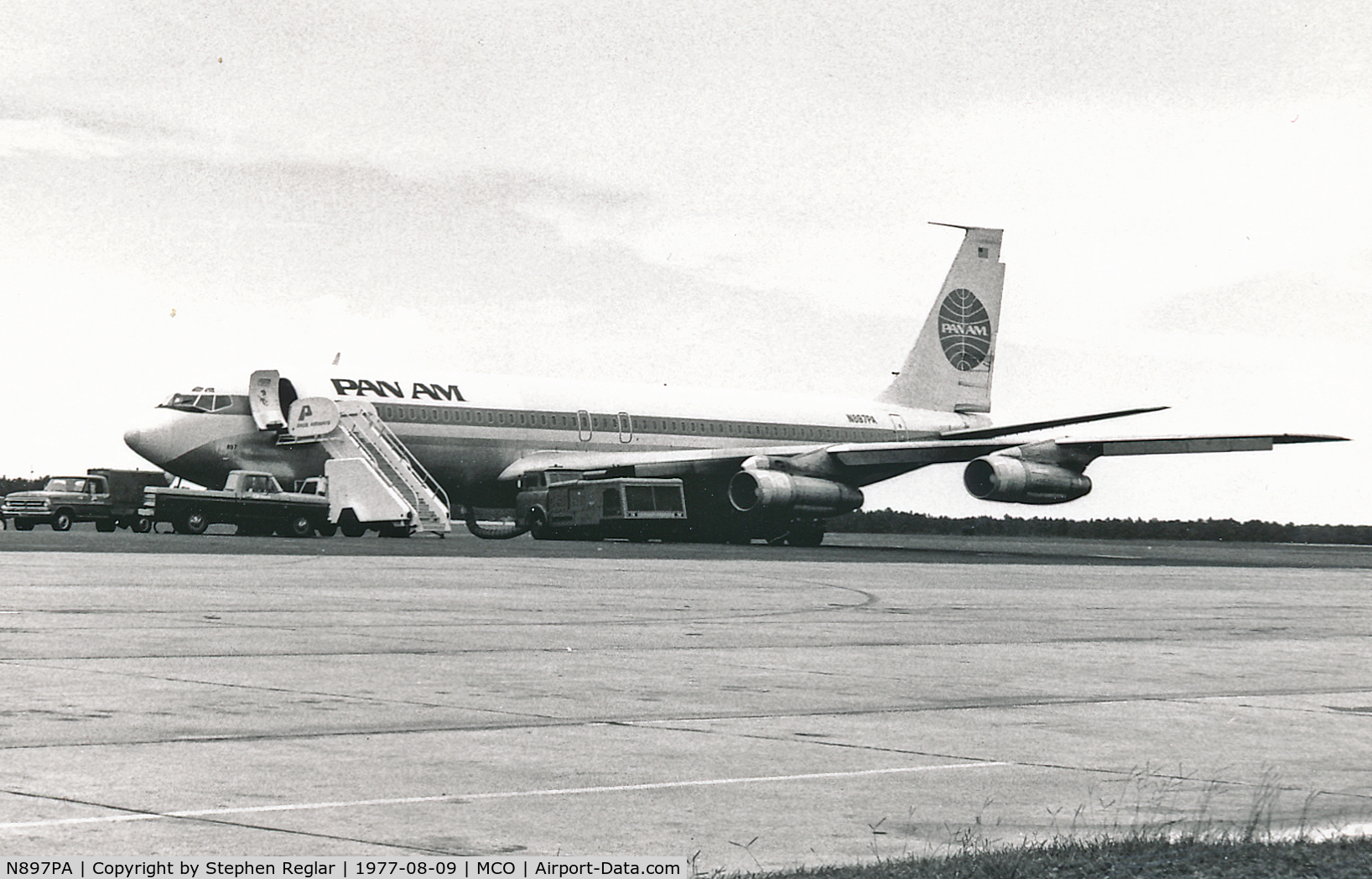 N897PA, 1969 Boeing 707-321B C/N 20034, Scanned print of Clipper Ocean Express B707-321B of PanAm being prepared for a MATS Charter flight Orlando-Frankfurt Rhein-Mein