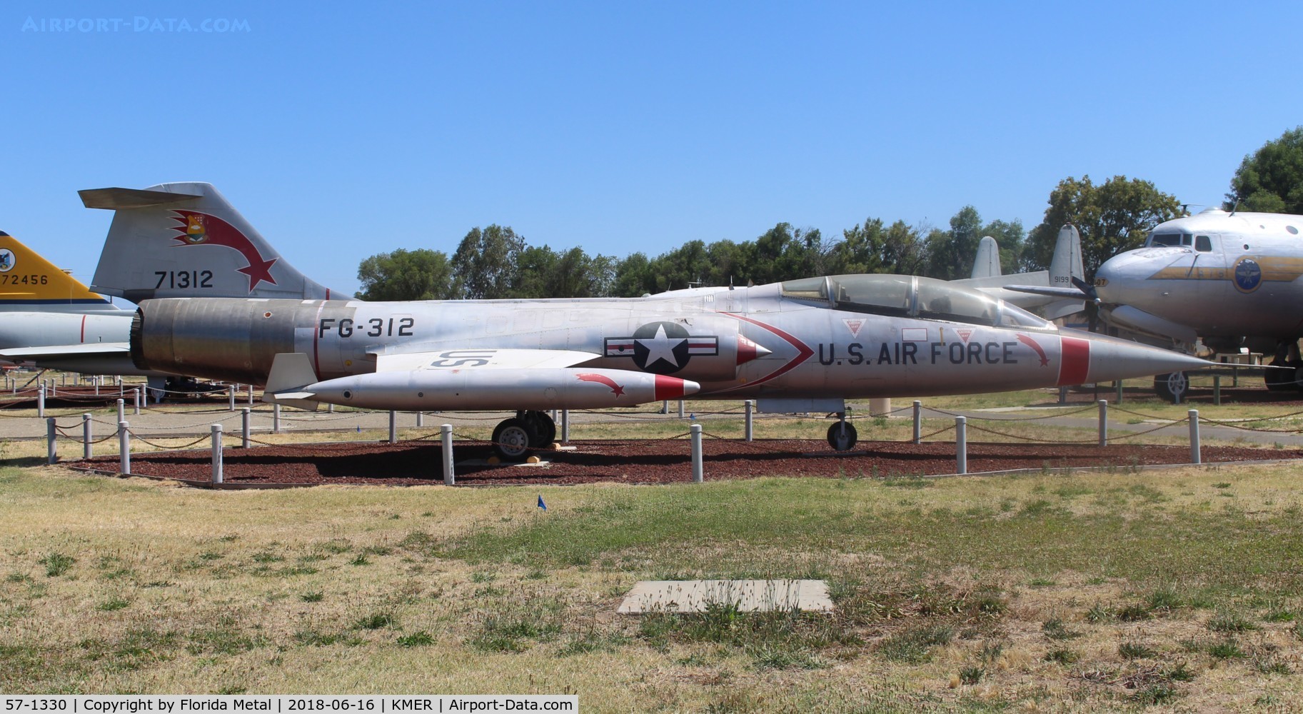 57-1330, 1957 Lockheed F-104D Starfighter C/N 483-5042, F-104 zx