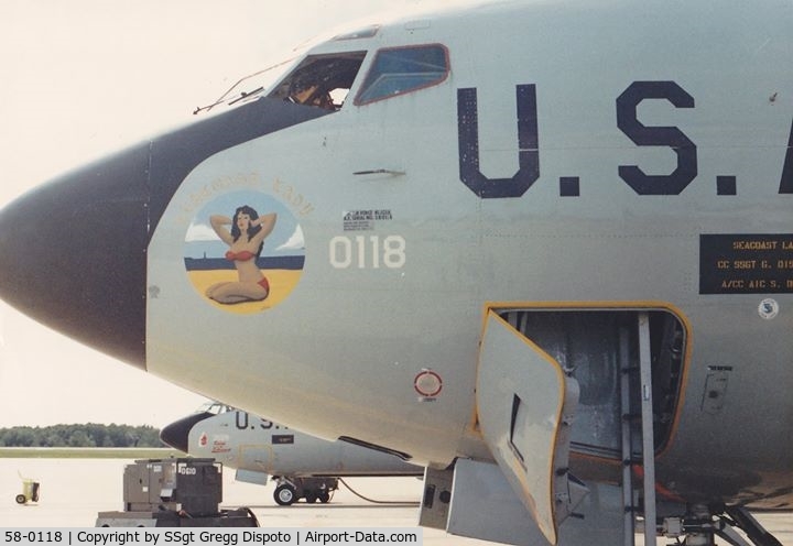 58-0118, 1958 Boeing KC-135R Stratotanker C/N 17863, While assigned to 509th BMW (M) Pease AFB, NH. The 