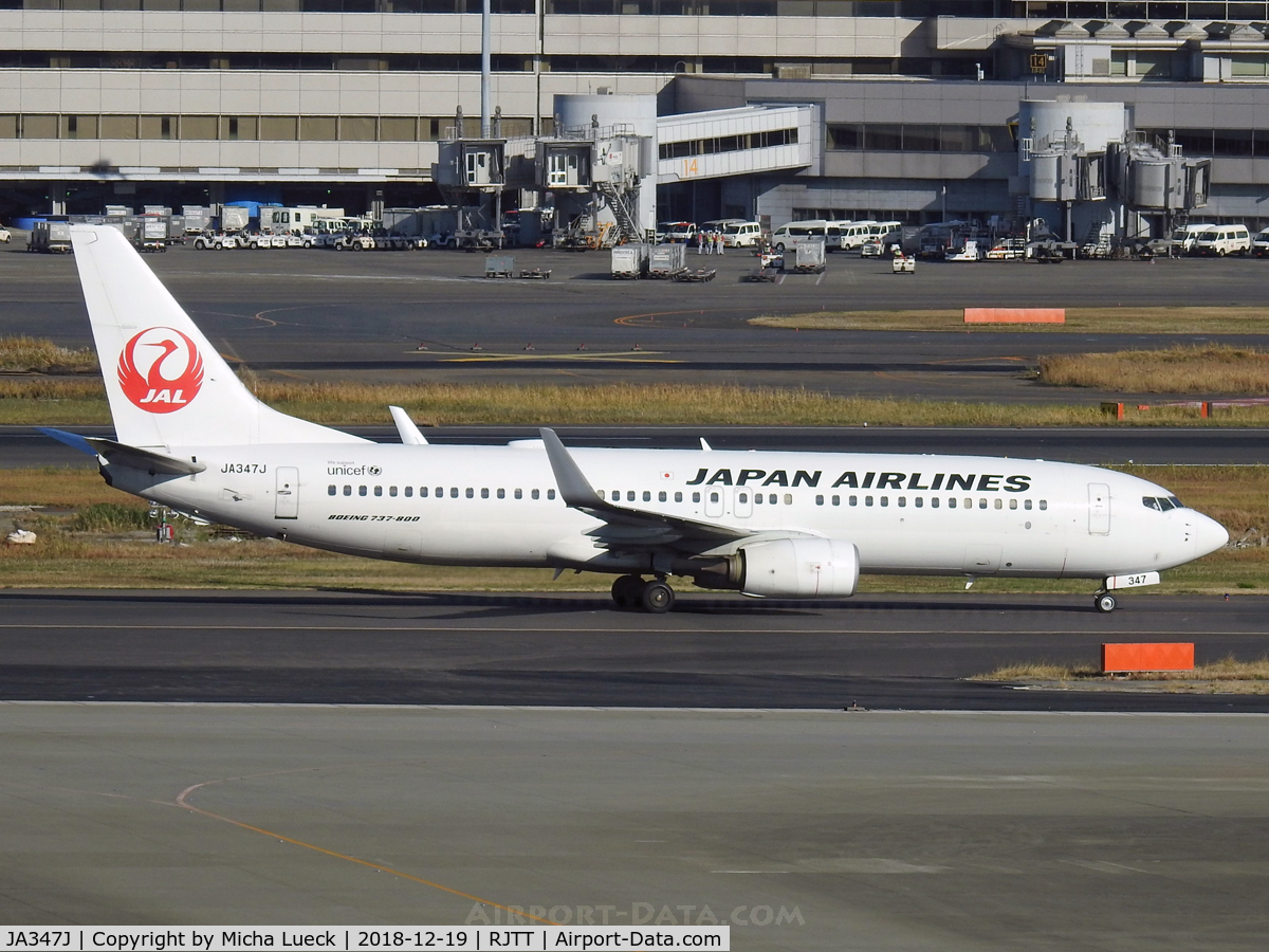 JA347J, 2012 Boeing 737-846 C/N 39194, At Haneda