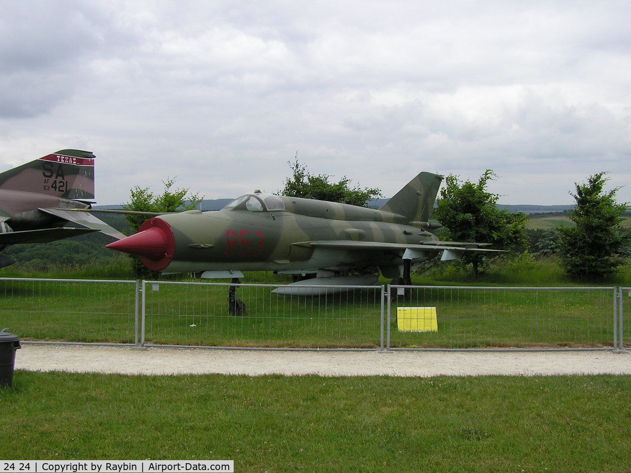 24 24, Mikoyan-Gurevich MiG-21bis C/N N75058015, Former East German Mig 21