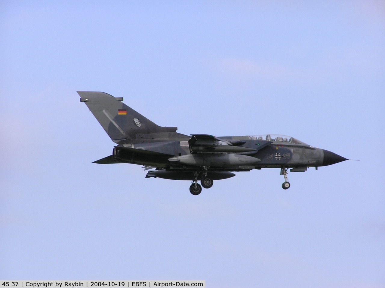 45 37, Panavia Tornado IDS C/N 594/GS185/4237, Old german navy c/s on this Luftwaffe Tornado
Navy gave up fighter planes in 2003