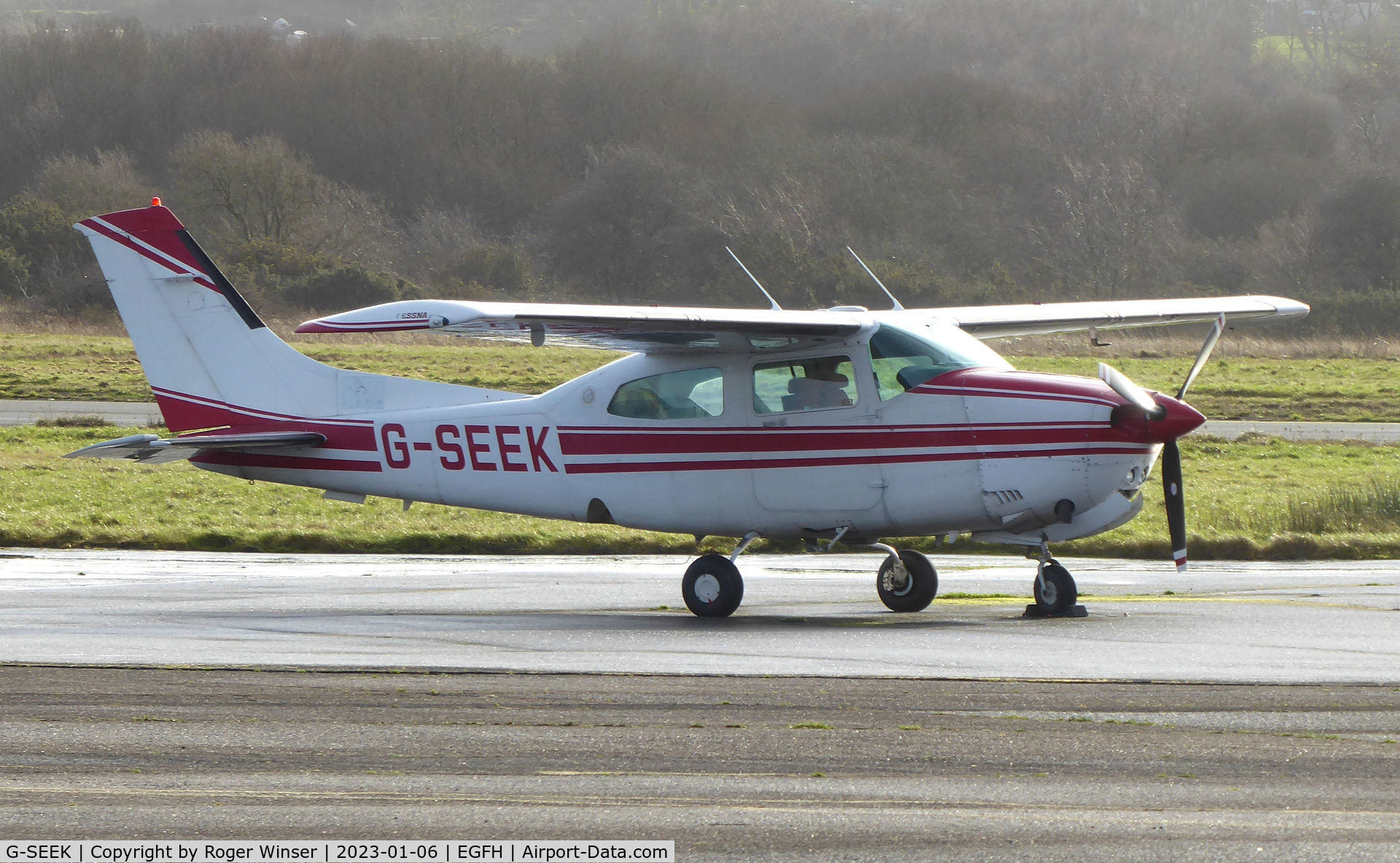 G-SEEK, 1982 Cessna T210N Turbo Centurion C/N 21064579, Visiting aircraft.