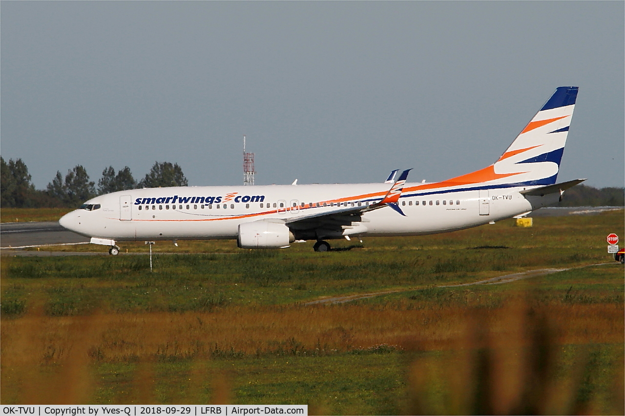 OK-TVU, 2012 Boeing 737-86N C/N 38025, Boeing 737-86N, Taxiing  to rwy 07R, Brest-Bretagne airport (LFRB-BES)