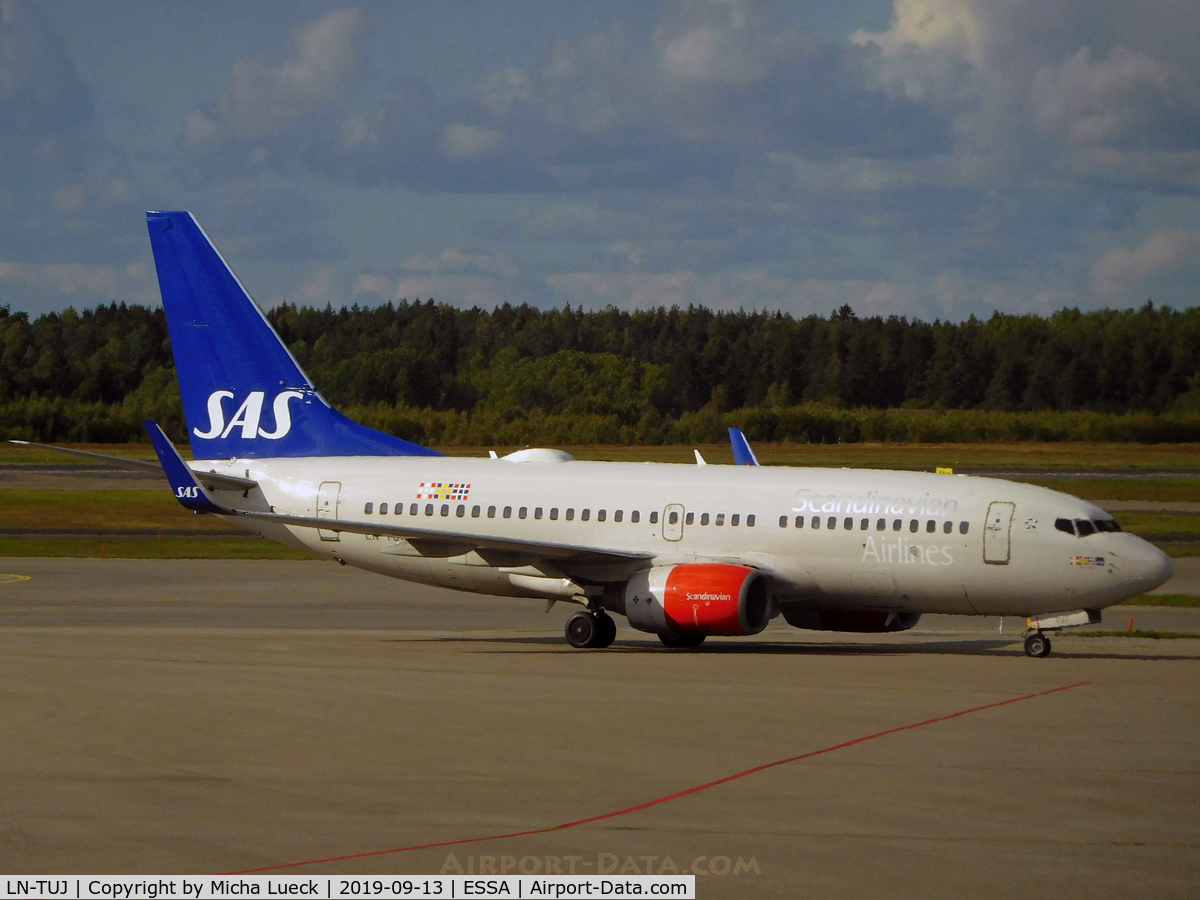 LN-TUJ, 2001 Boeing 737-705 C/N 29095, At Arlanda
