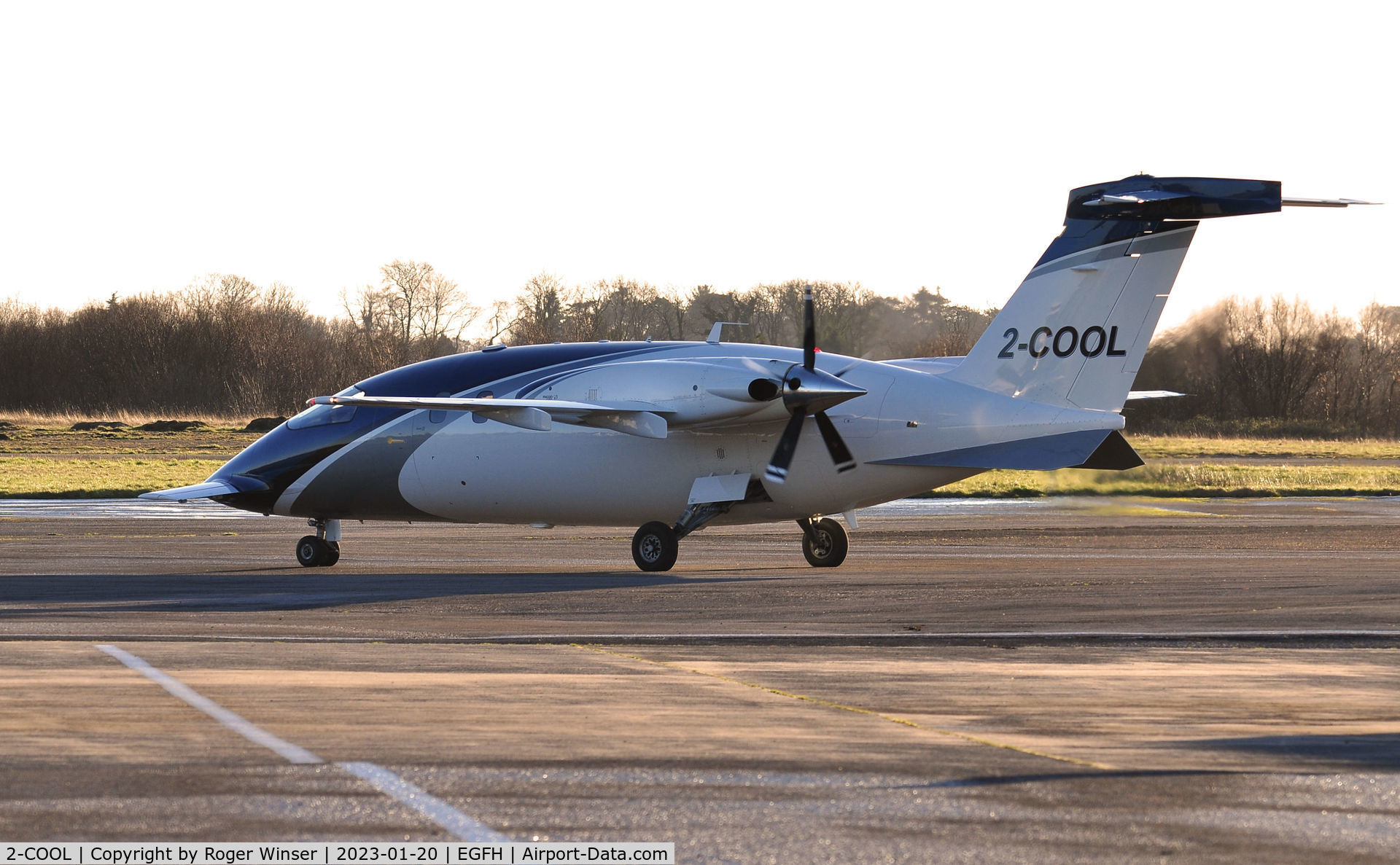2-COOL, 2007 Piaggio P-180 Avanti II C/N 1149, Visiting Avanti II operated by Skypark UK.