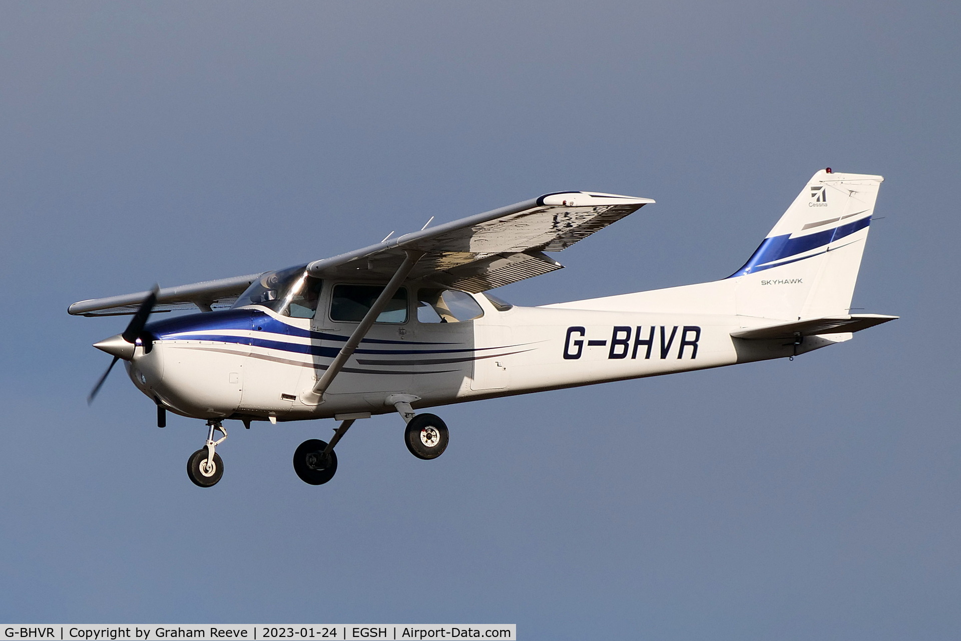 G-BHVR, 1978 Cessna 172N Skyhawk C/N 172-70196, Landing at Norwich.