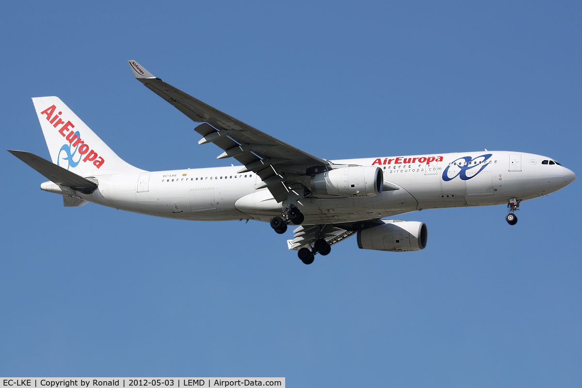 EC-LKE, 2002 Airbus A330-243 C/N 461, at mad
