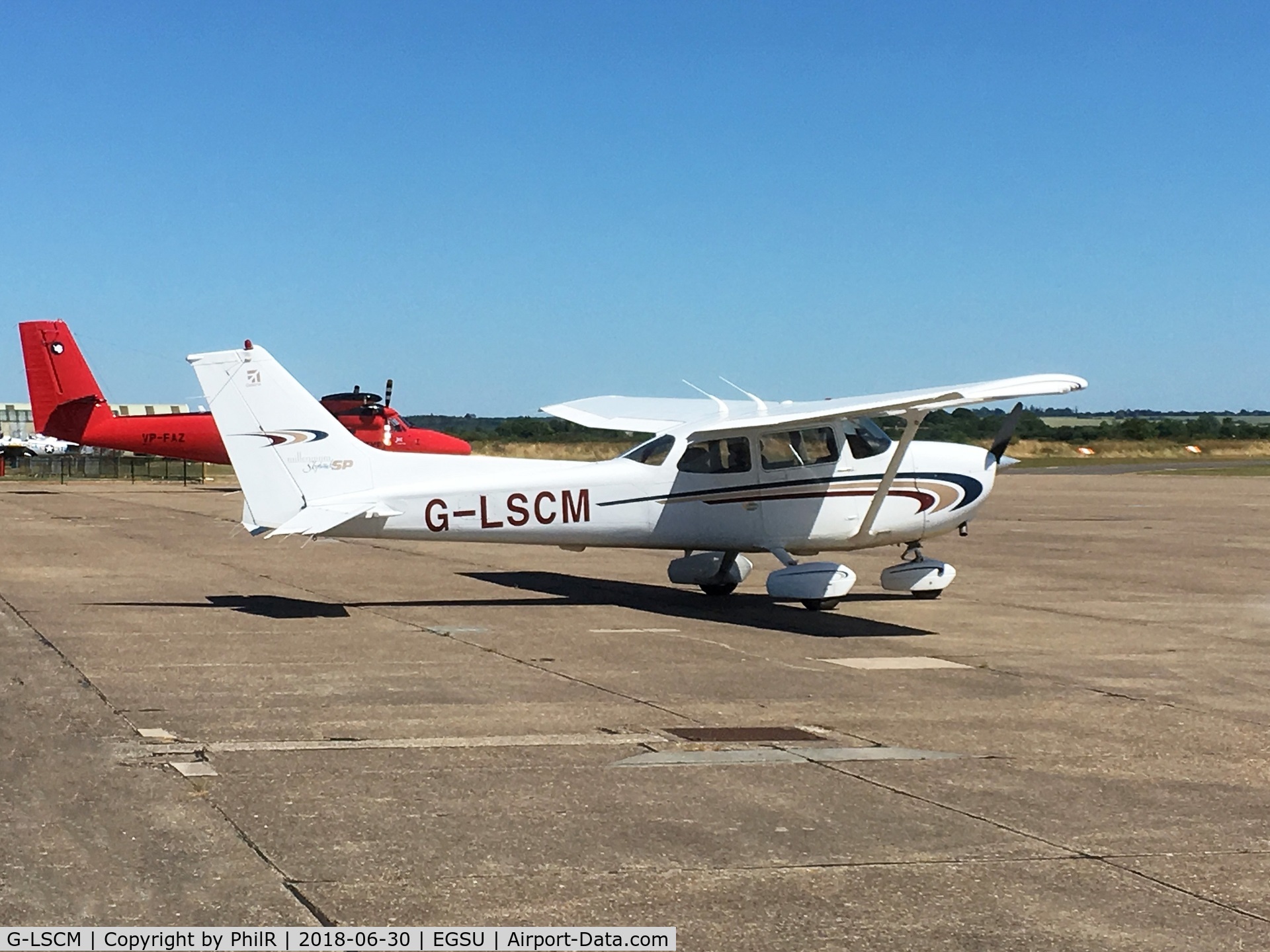 G-LSCM, 2000 Cessna 172S Skyhawk SP C/N 172S-8445, G-LSCM 2000 Cessna 172S Skyhawk Duxford